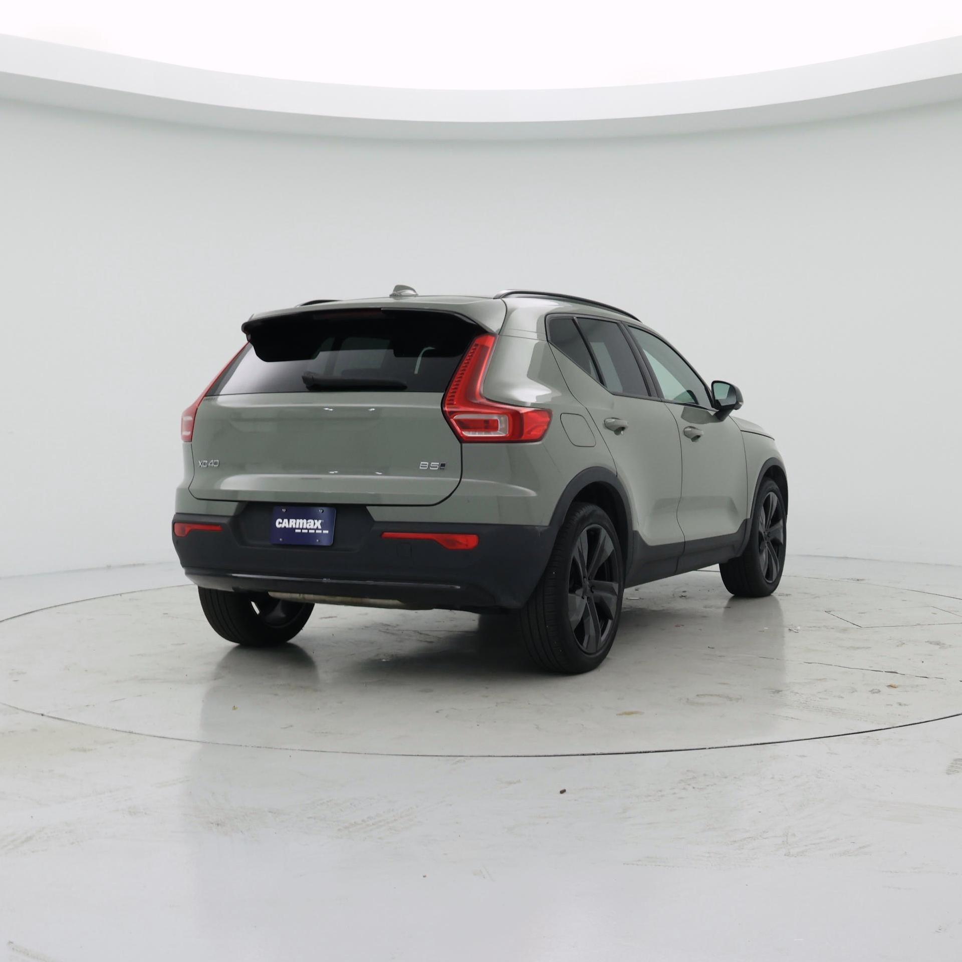 Thumbnail: 2023 Volvo XC40 - 8