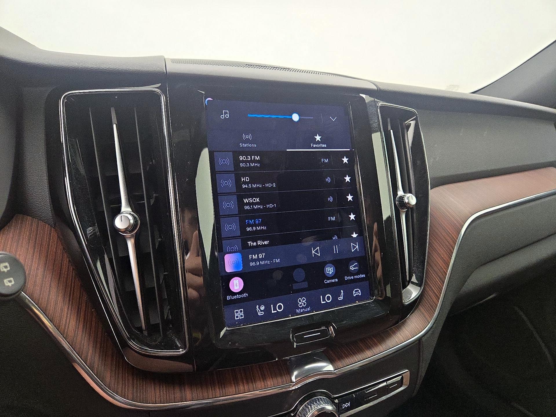 Thumbnail: 2023 Volvo XC60 - 15