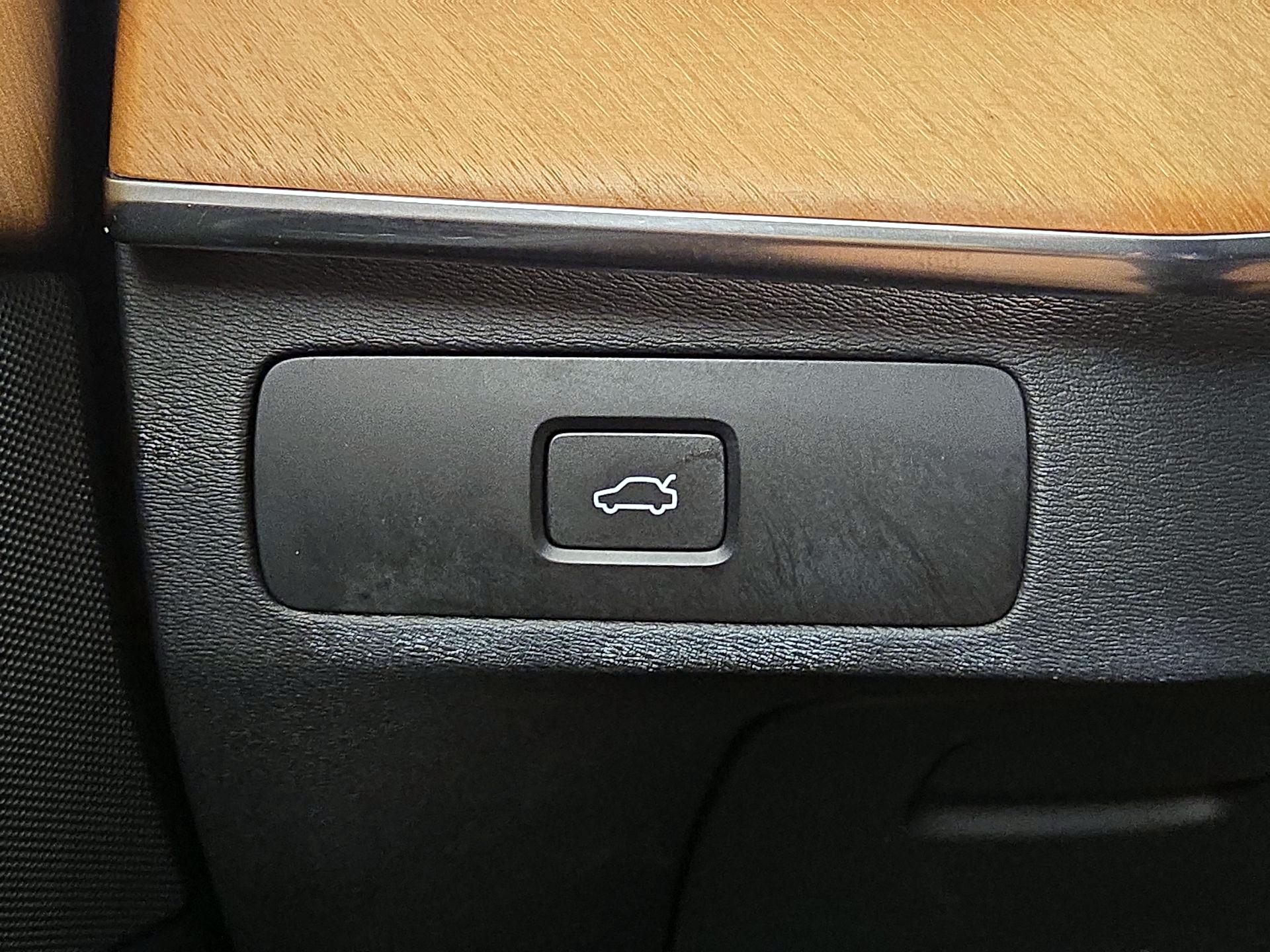 Thumbnail: 2023 Volvo XC90 - 13