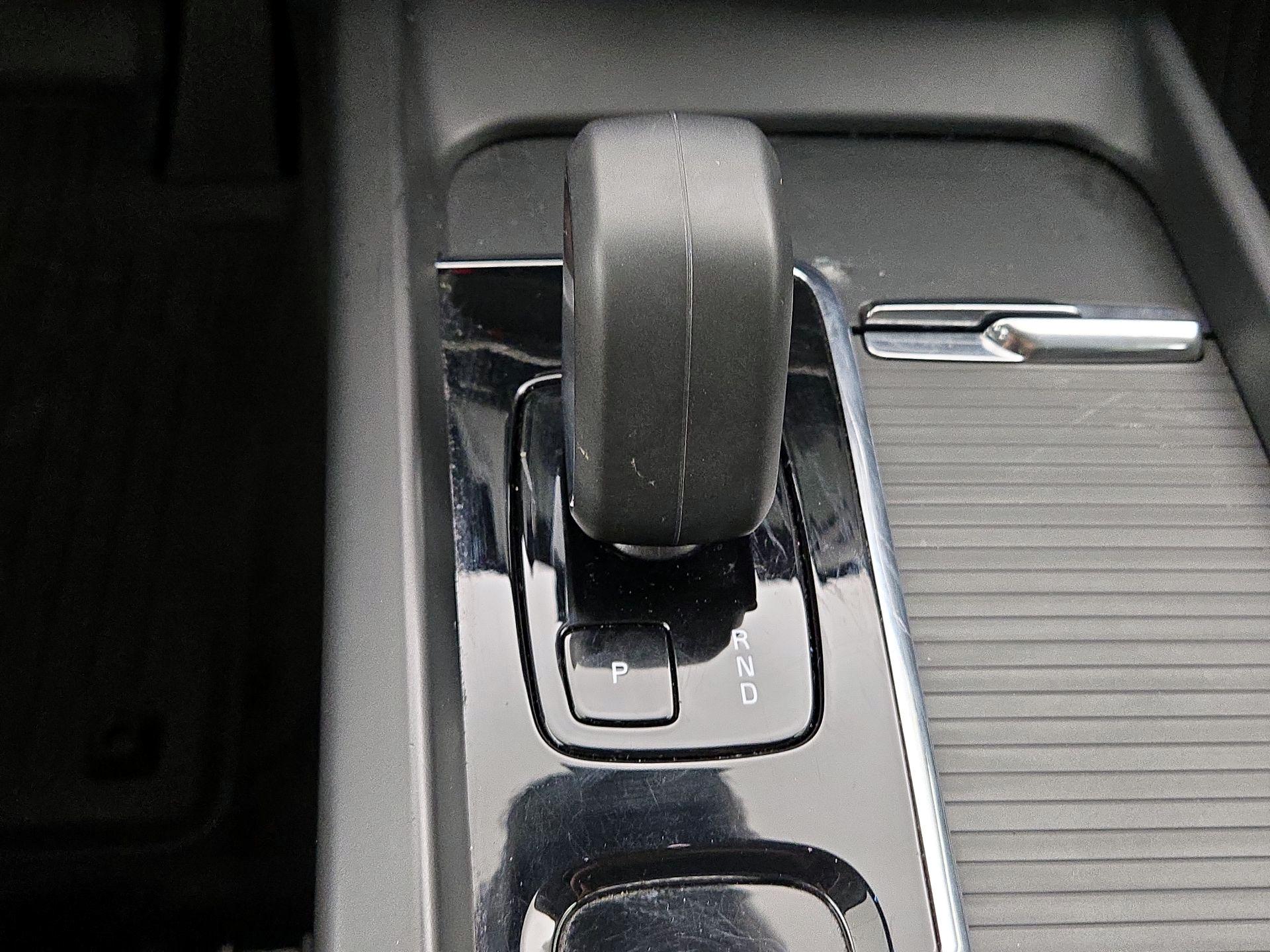 Thumbnail: 2023 Volvo XC60 - 18
