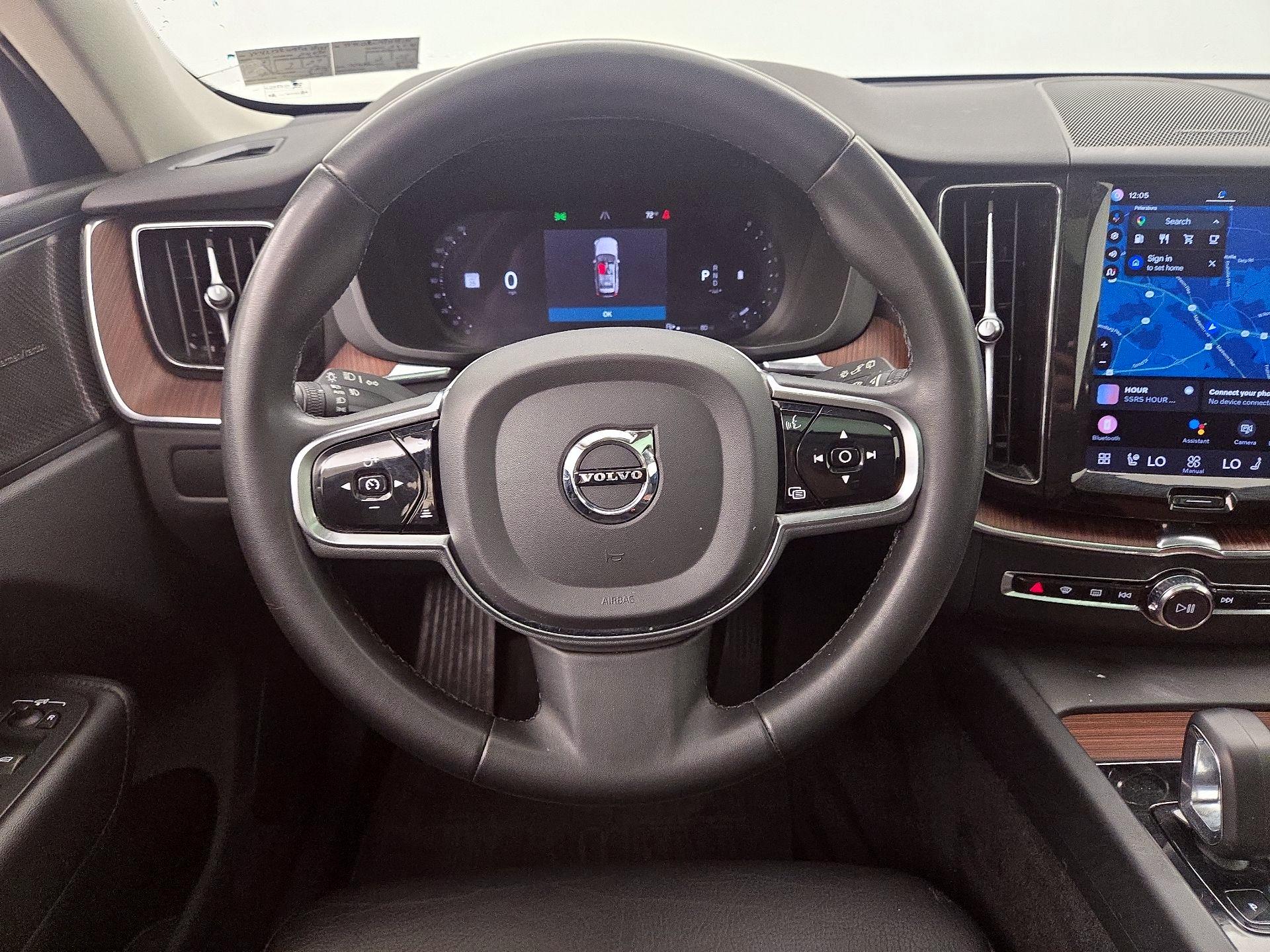 Thumbnail: 2023 Volvo XC60 - 10