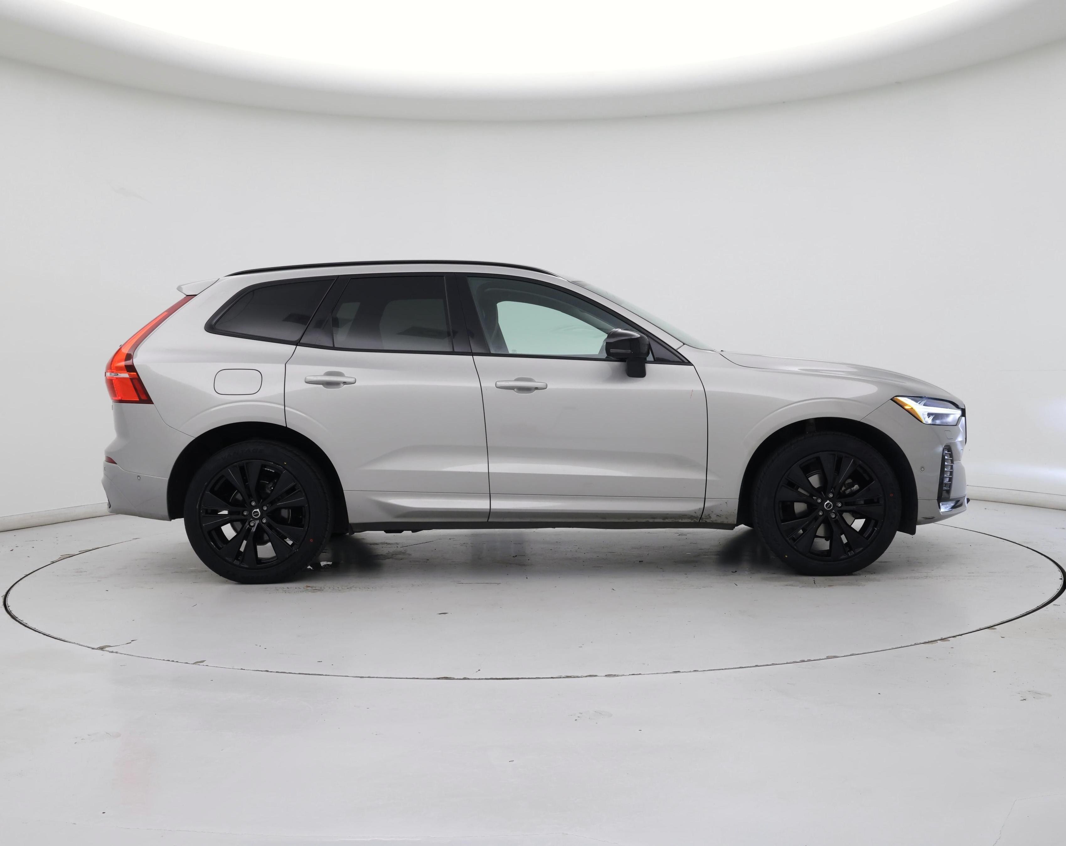 Thumbnail: 2023 Volvo XC60 - 7