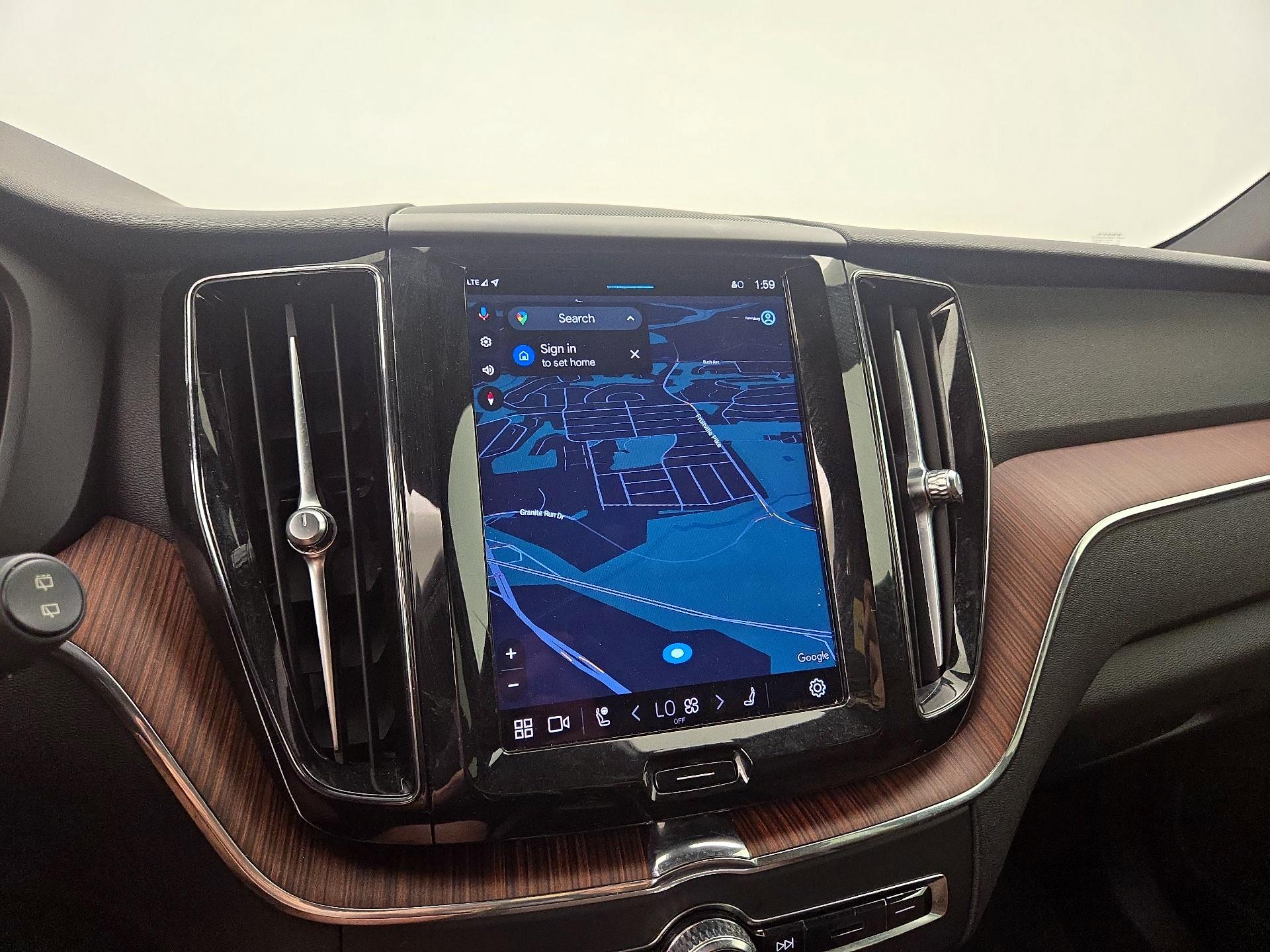 Thumbnail: 2024 Volvo XC60 - 14