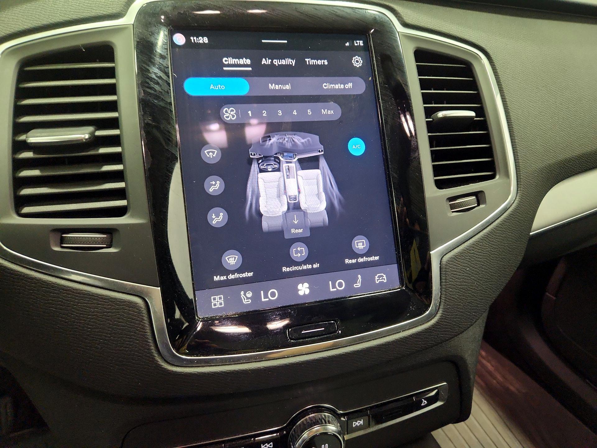 Thumbnail: 2023 Volvo XC90 - 17