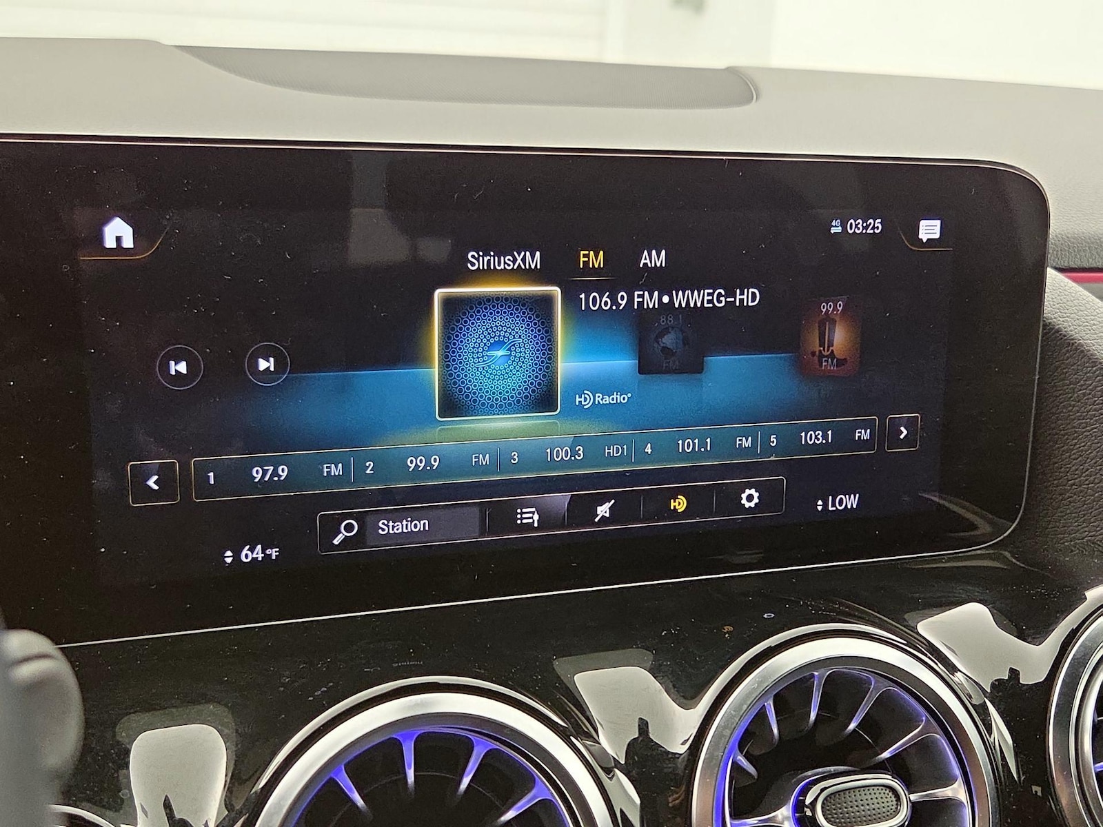 2023 Mercedes-Benz GLA Base - Photo 16