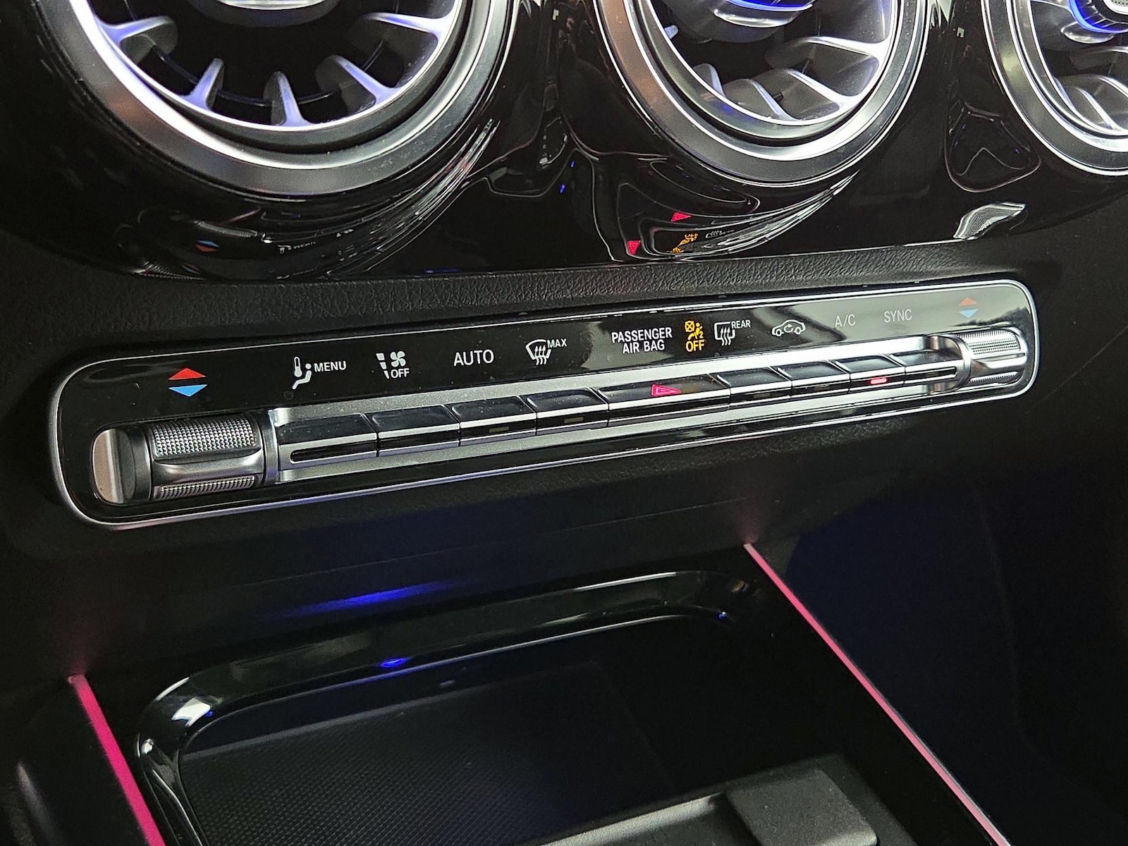 2023 Mercedes-Benz GLA Base - Photo 17