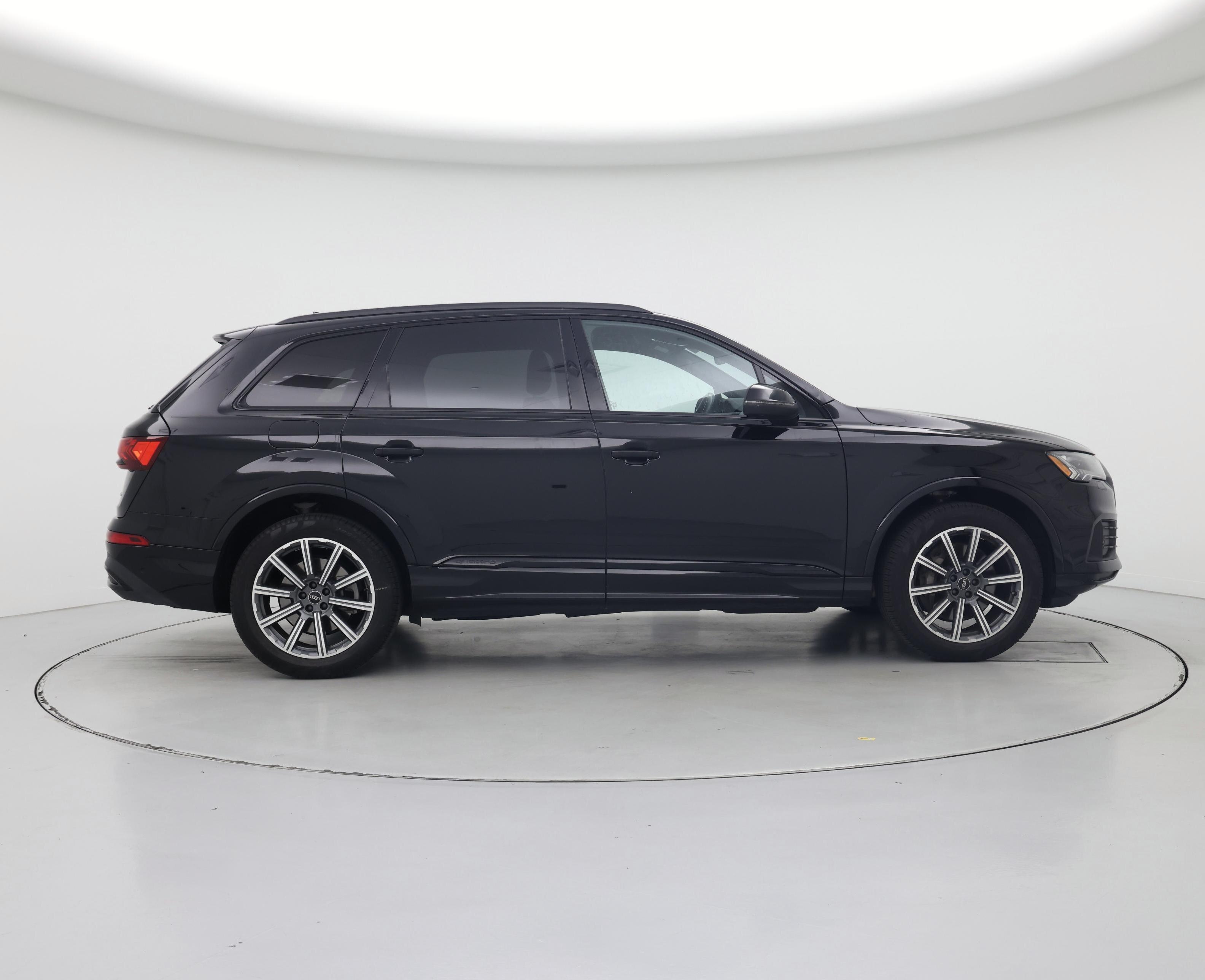 Thumbnail: 2023 Audi Q7 - 7