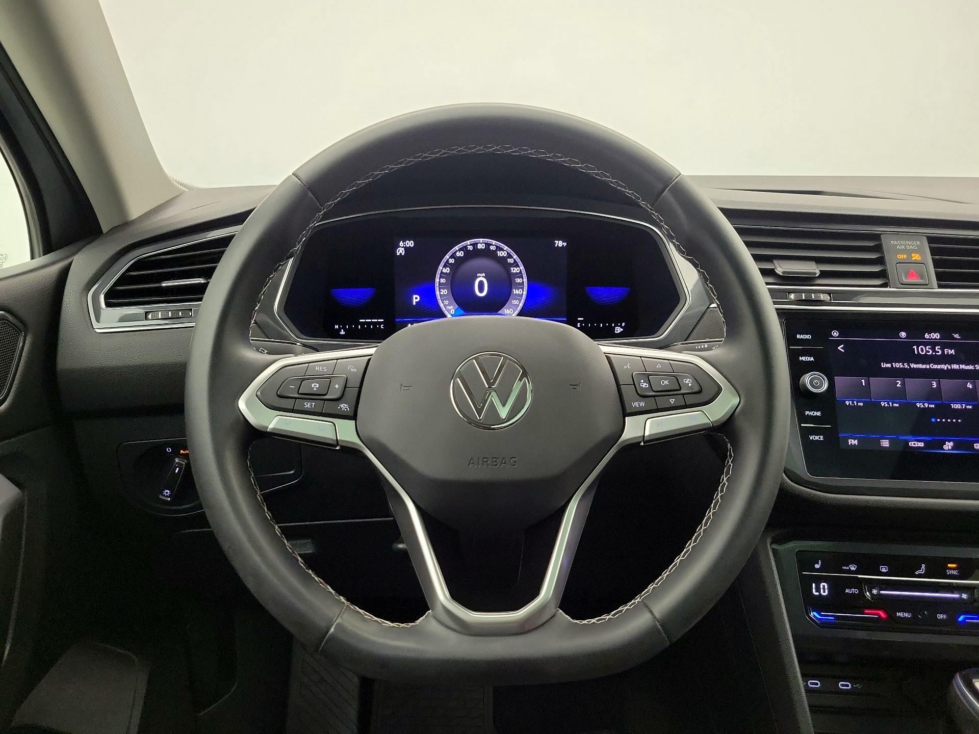Thumbnail: 2023 Volkswagen Tiguan - 10