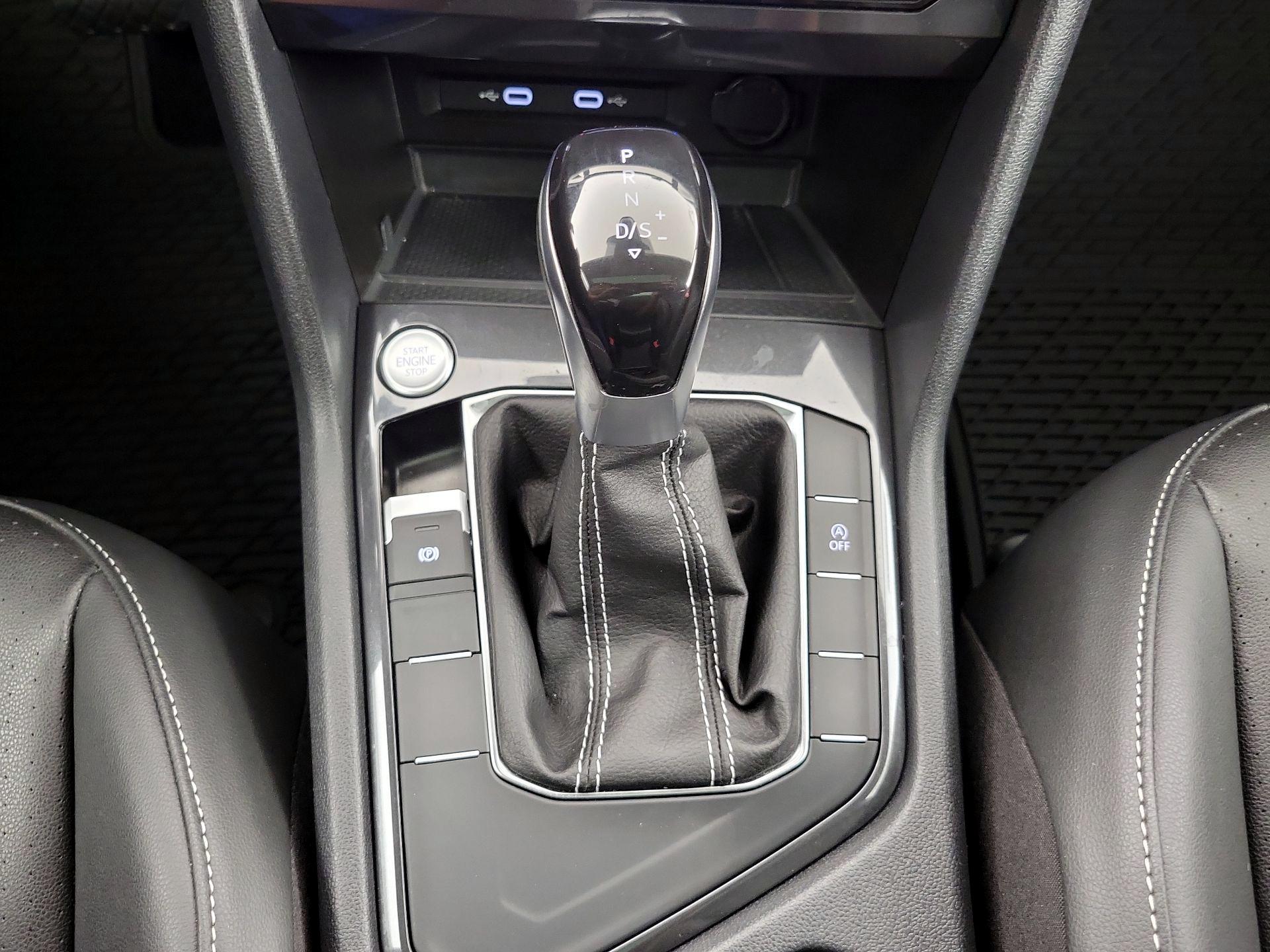 Thumbnail: 2023 Volkswagen Tiguan - 17