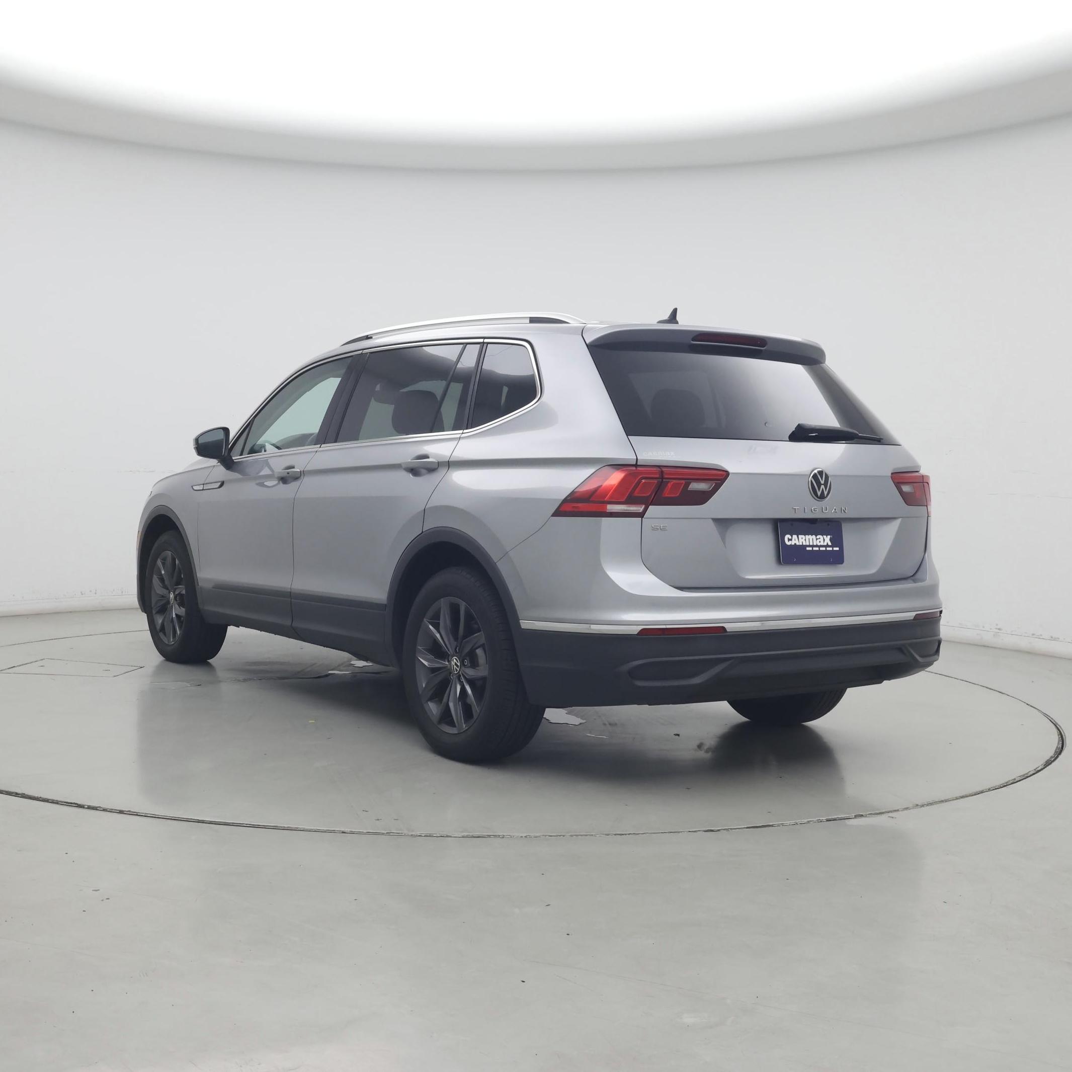 Thumbnail: 2023 Volkswagen Tiguan - 2
