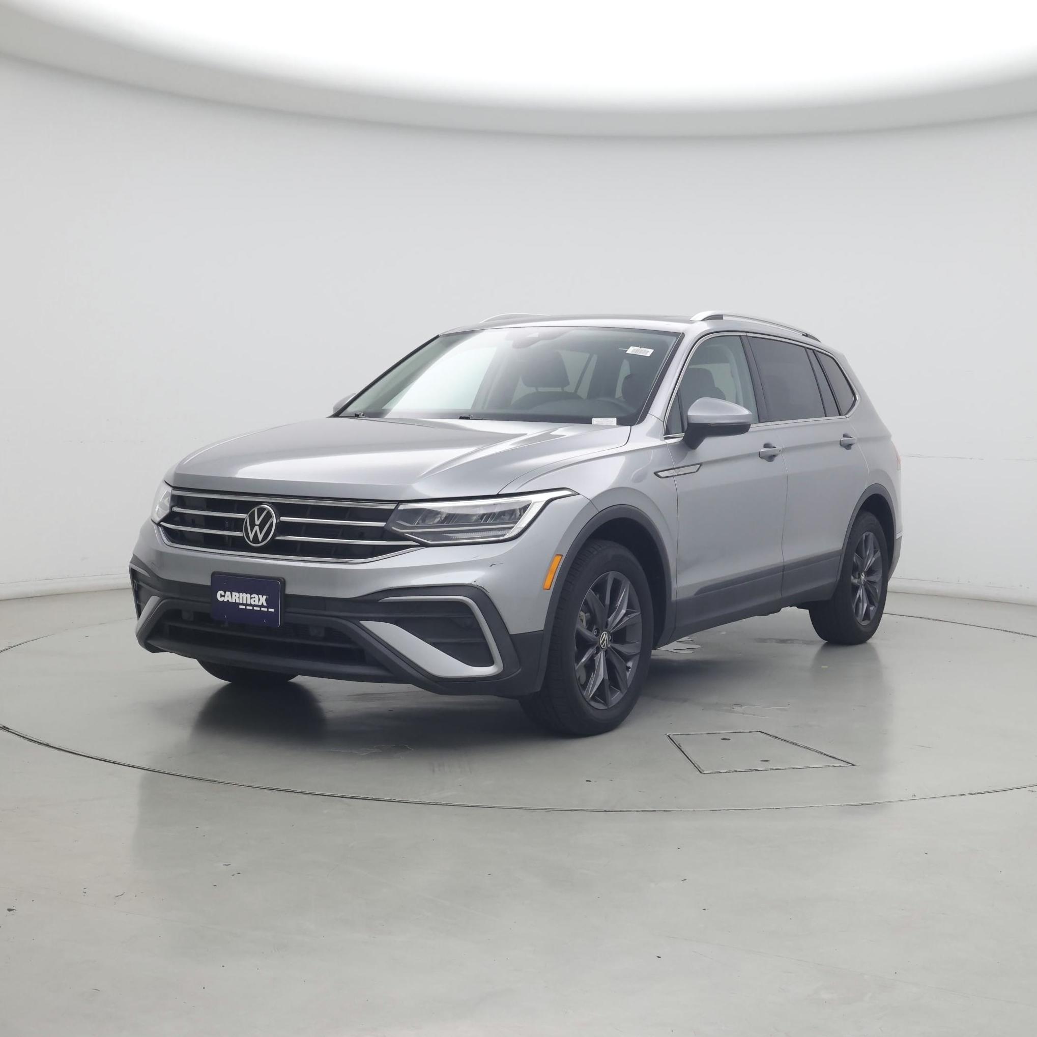 Thumbnail: 2023 Volkswagen Tiguan - 4