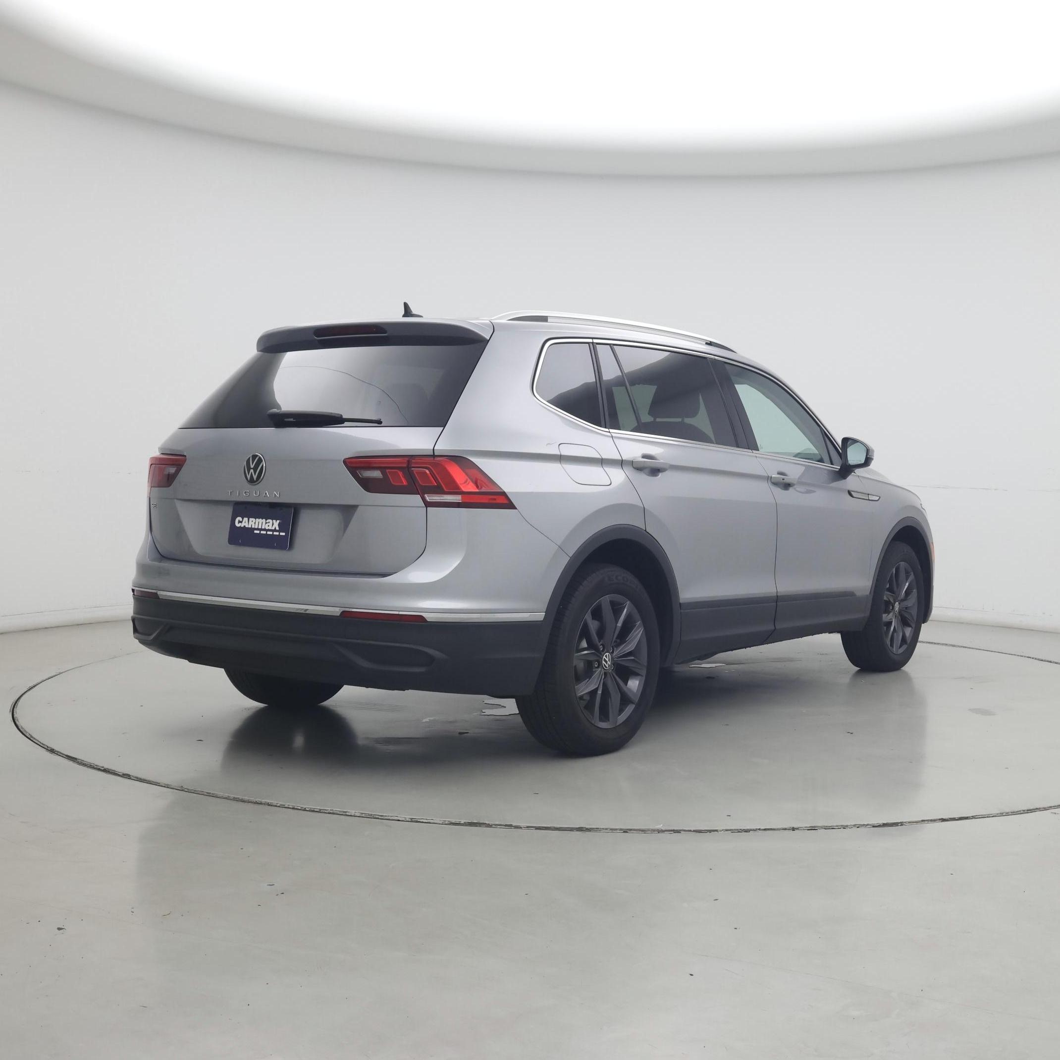 Thumbnail: 2023 Volkswagen Tiguan - 8