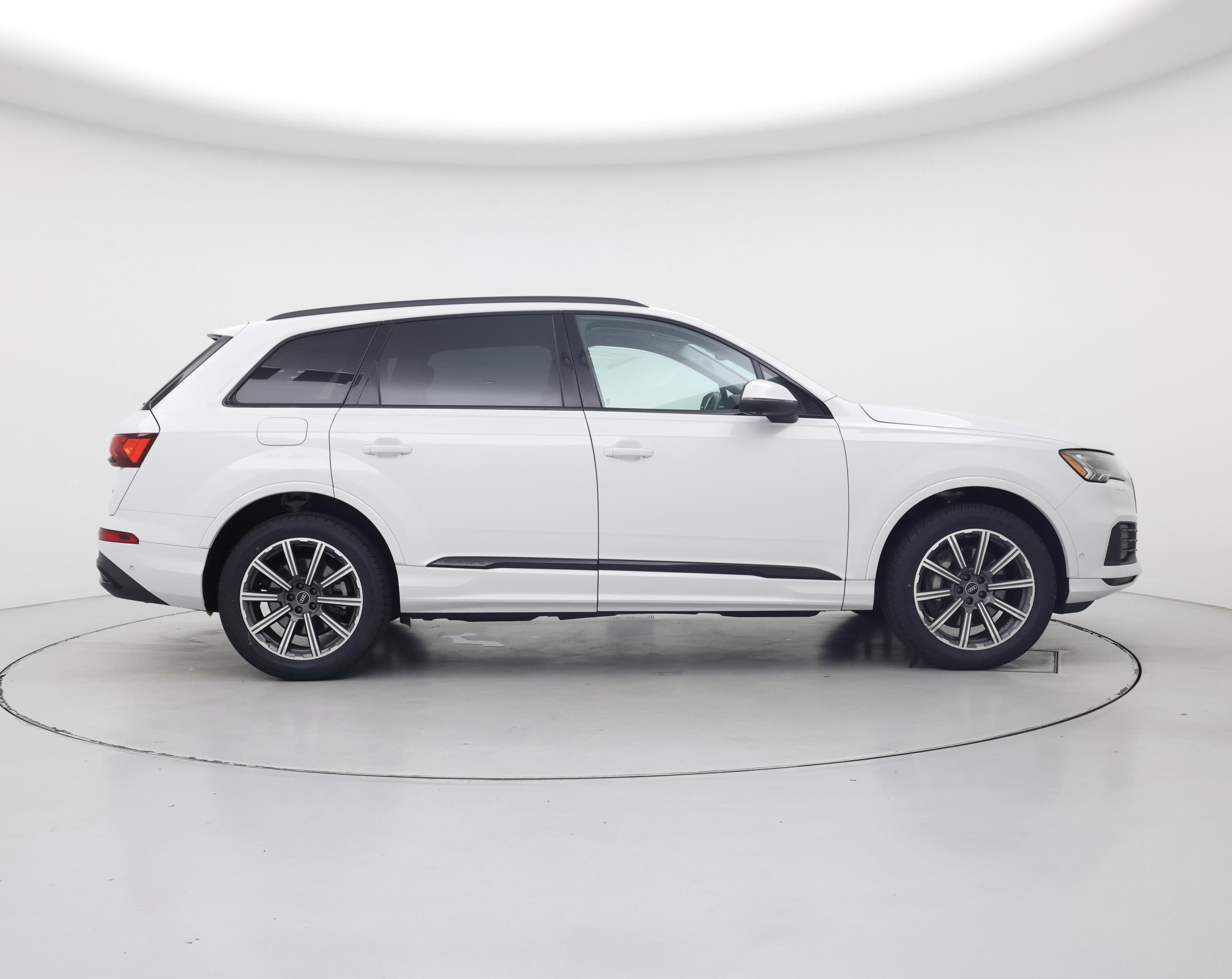 Thumbnail: 2023 Audi Q7 - 7