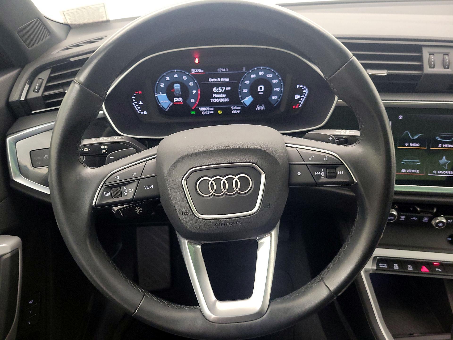 Thumbnail: 2023 Audi Q3 - 10