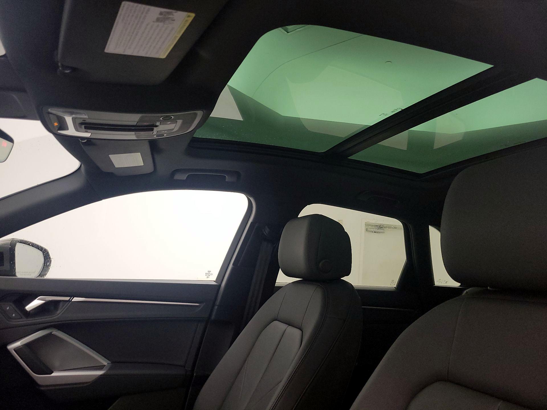 Thumbnail: 2023 Audi Q3 - 19