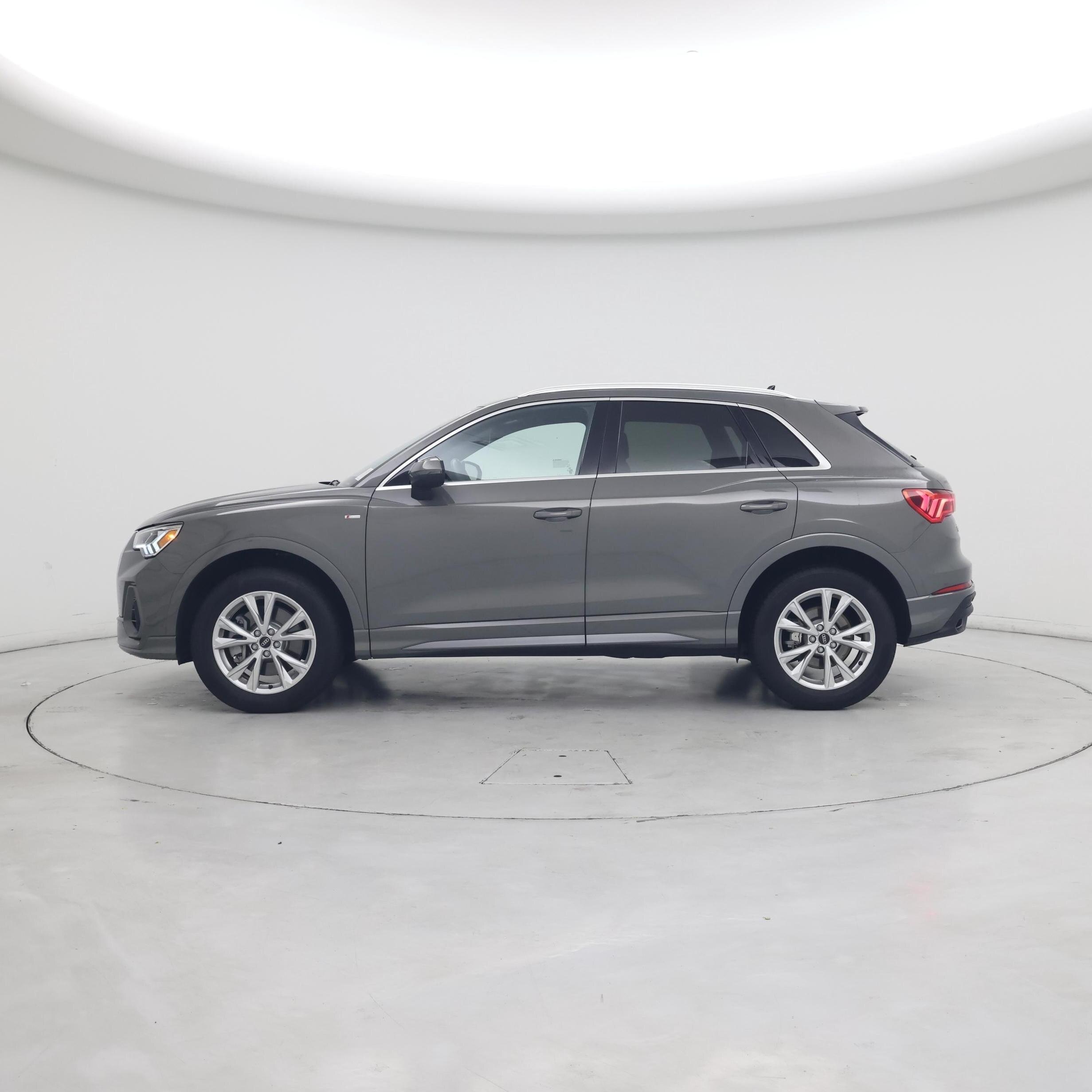 Thumbnail: 2023 Audi Q3 - 3