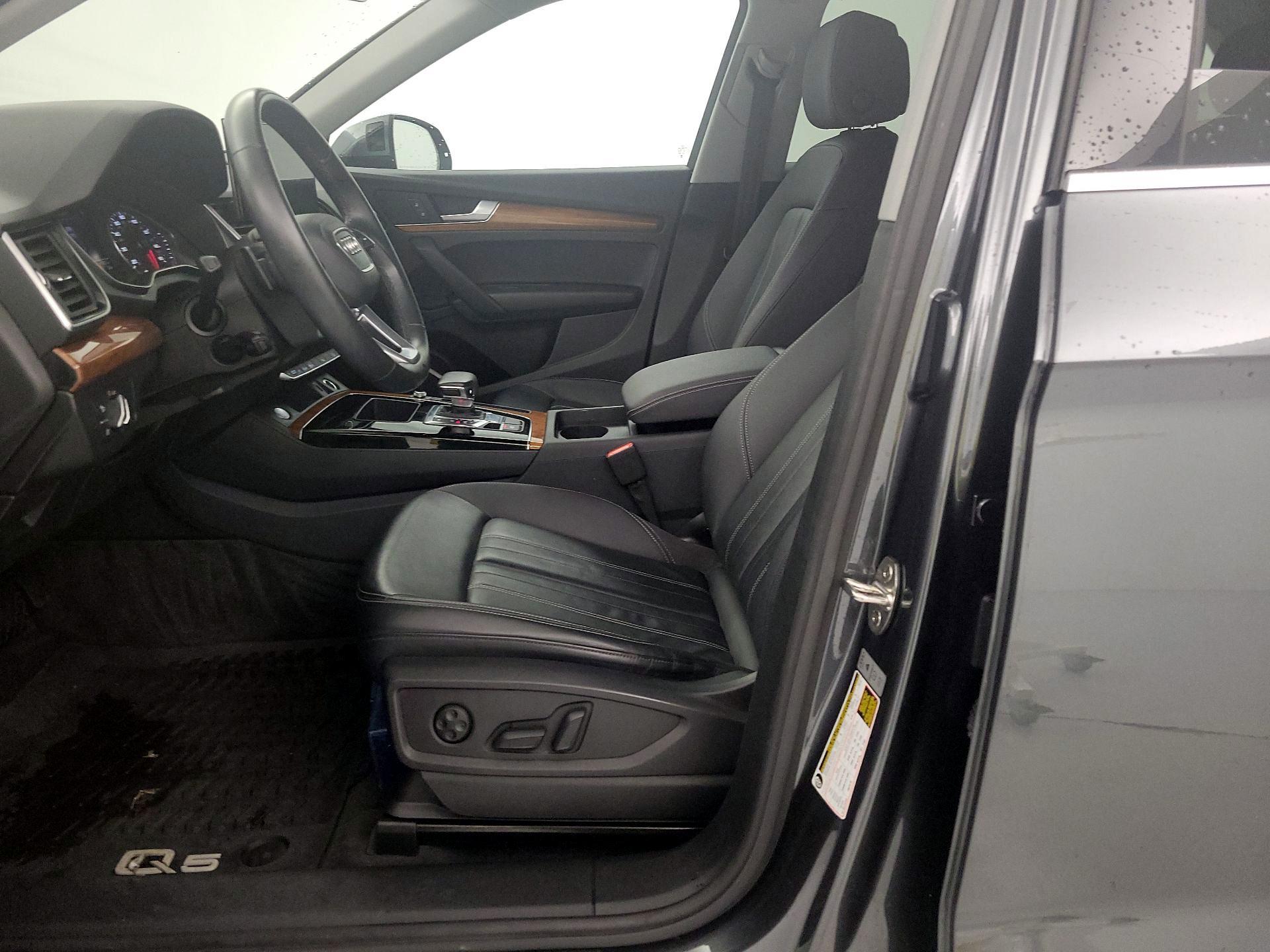Thumbnail: 2023 Audi Q5 - 11