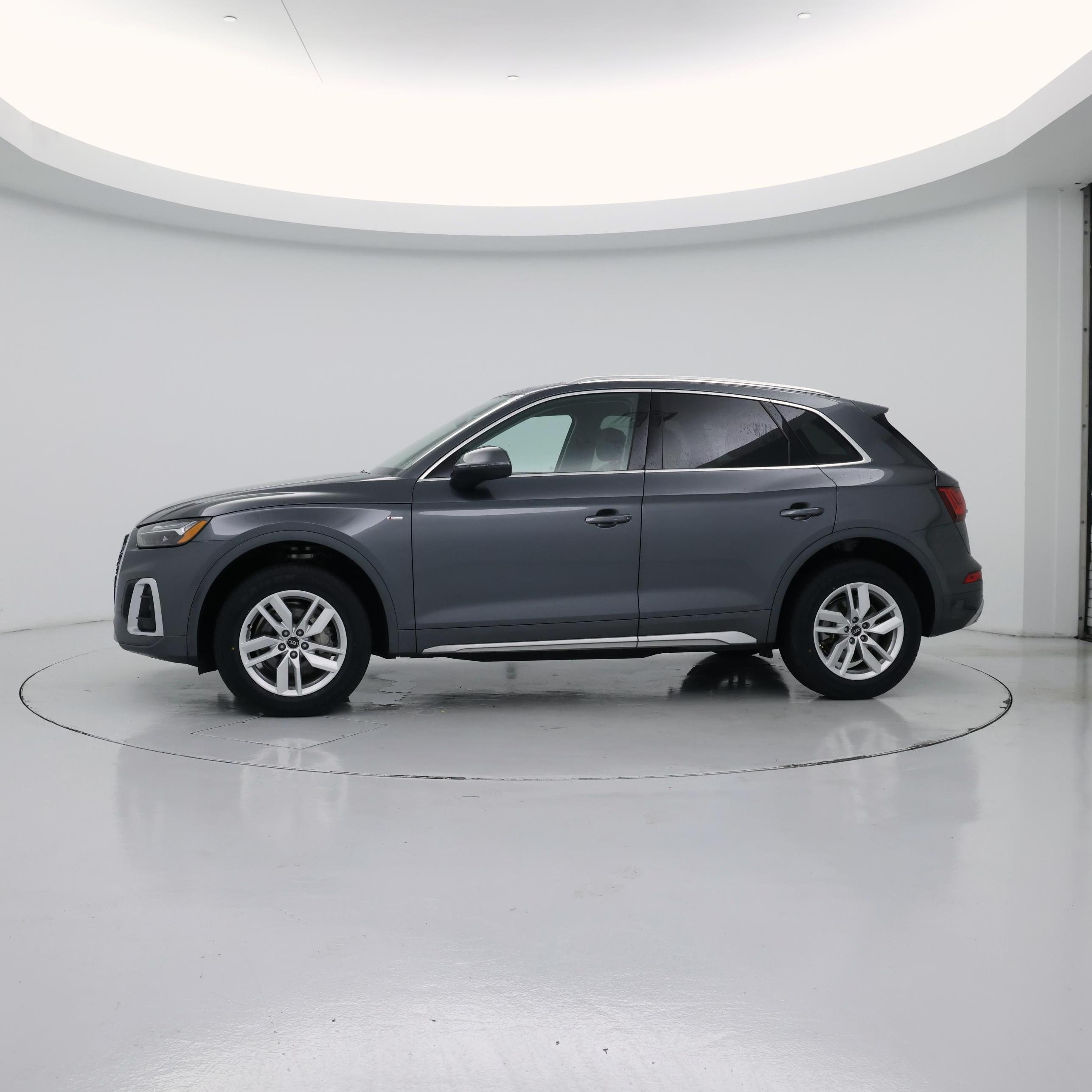 Thumbnail: 2023 Audi Q5 - 3