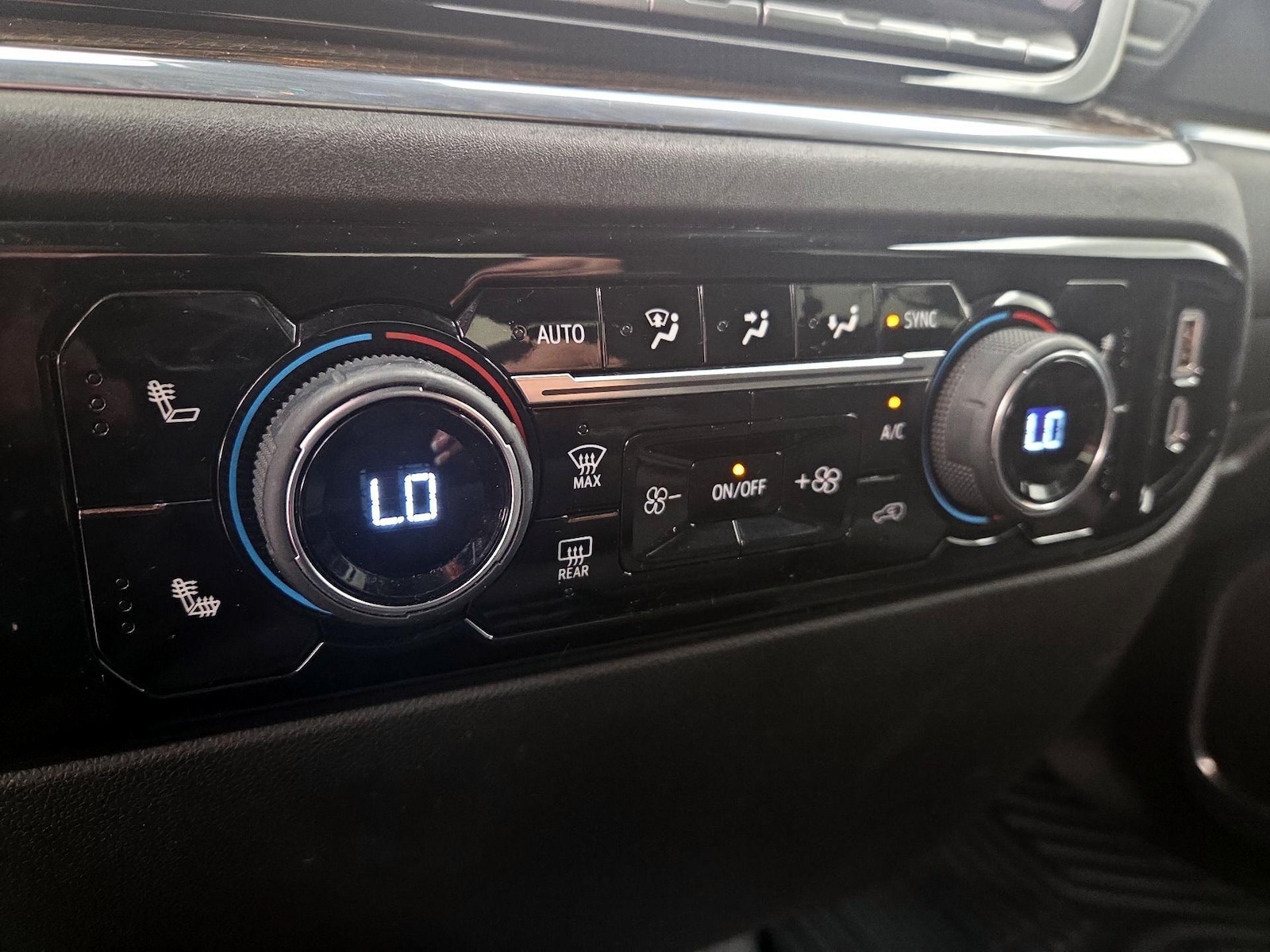2023 Chevrolet Silverado 1500 LT - Photo 17