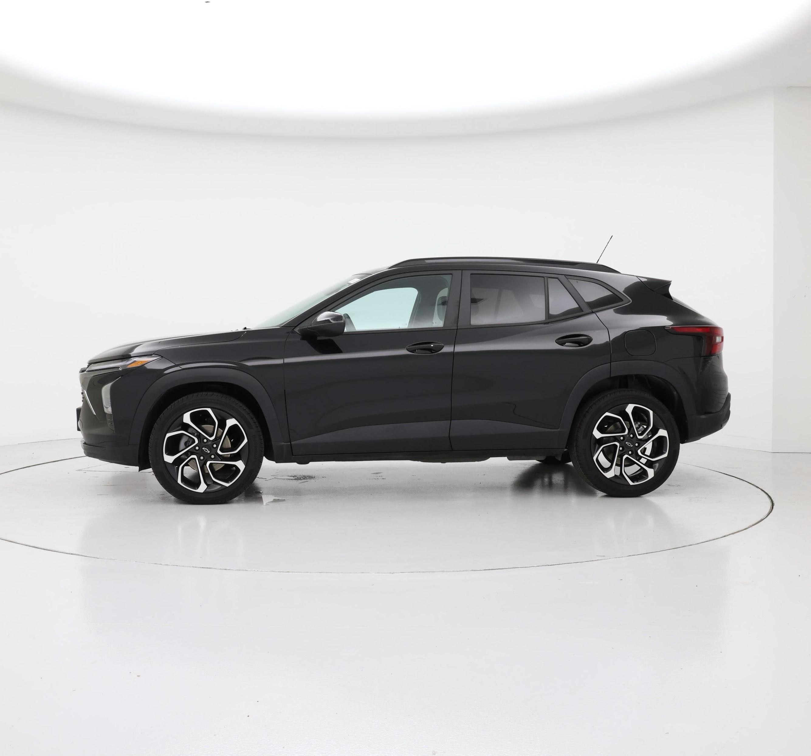Thumbnail: 2025 Chevrolet Trax - 3