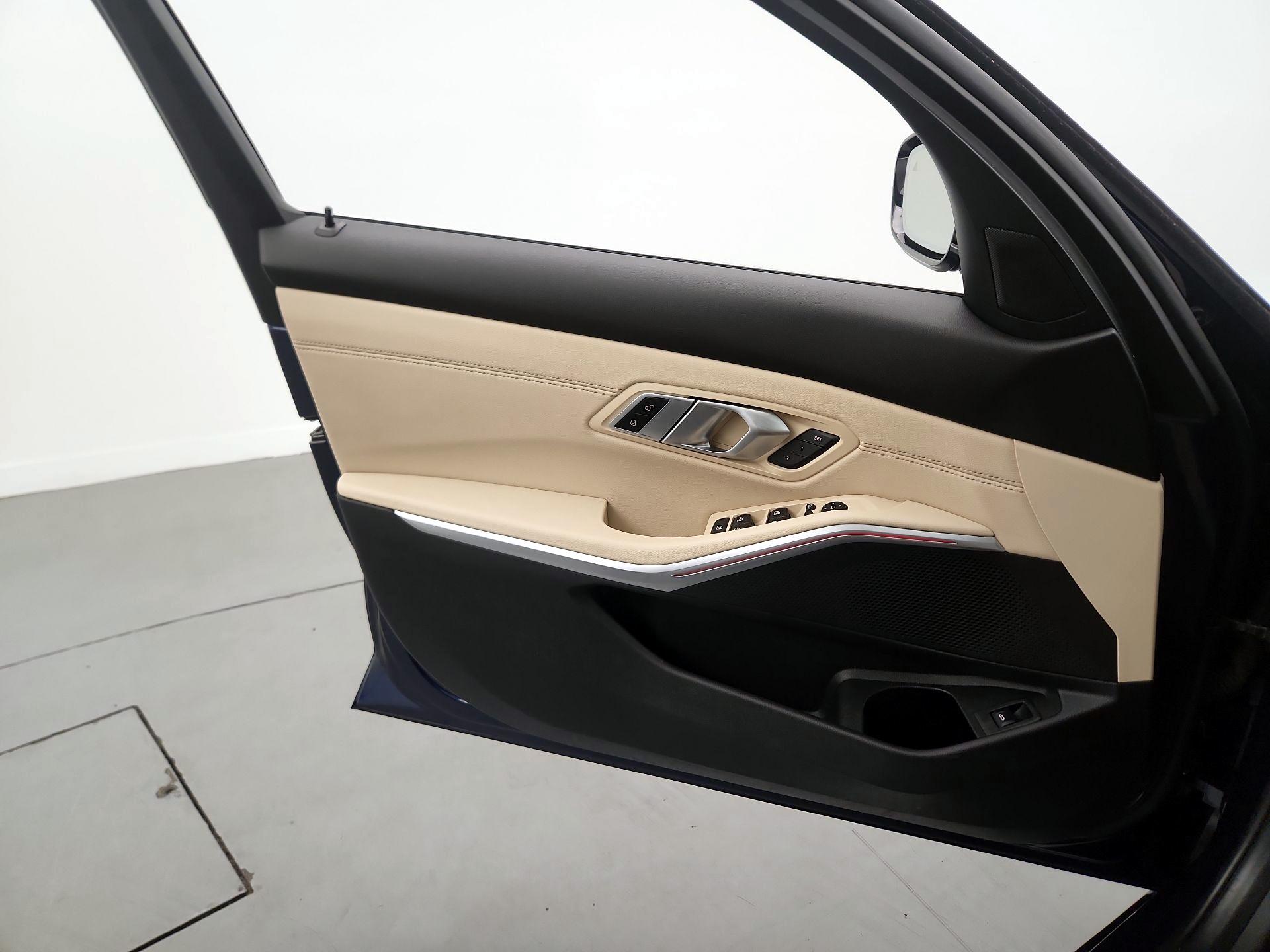 Thumbnail: 2020 BMW 3 Series - 12
