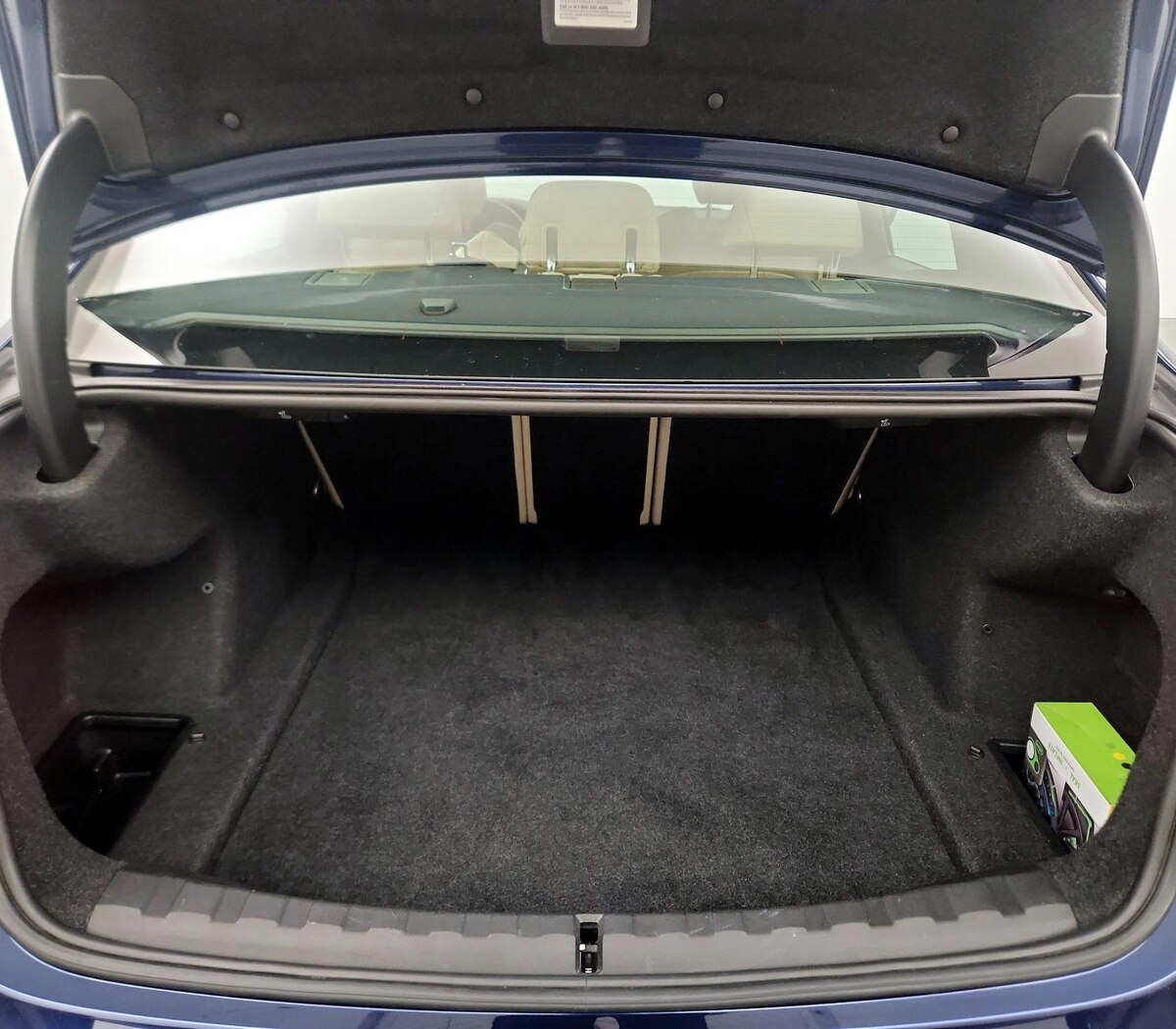 Trunk/Cargo (Seats Up)