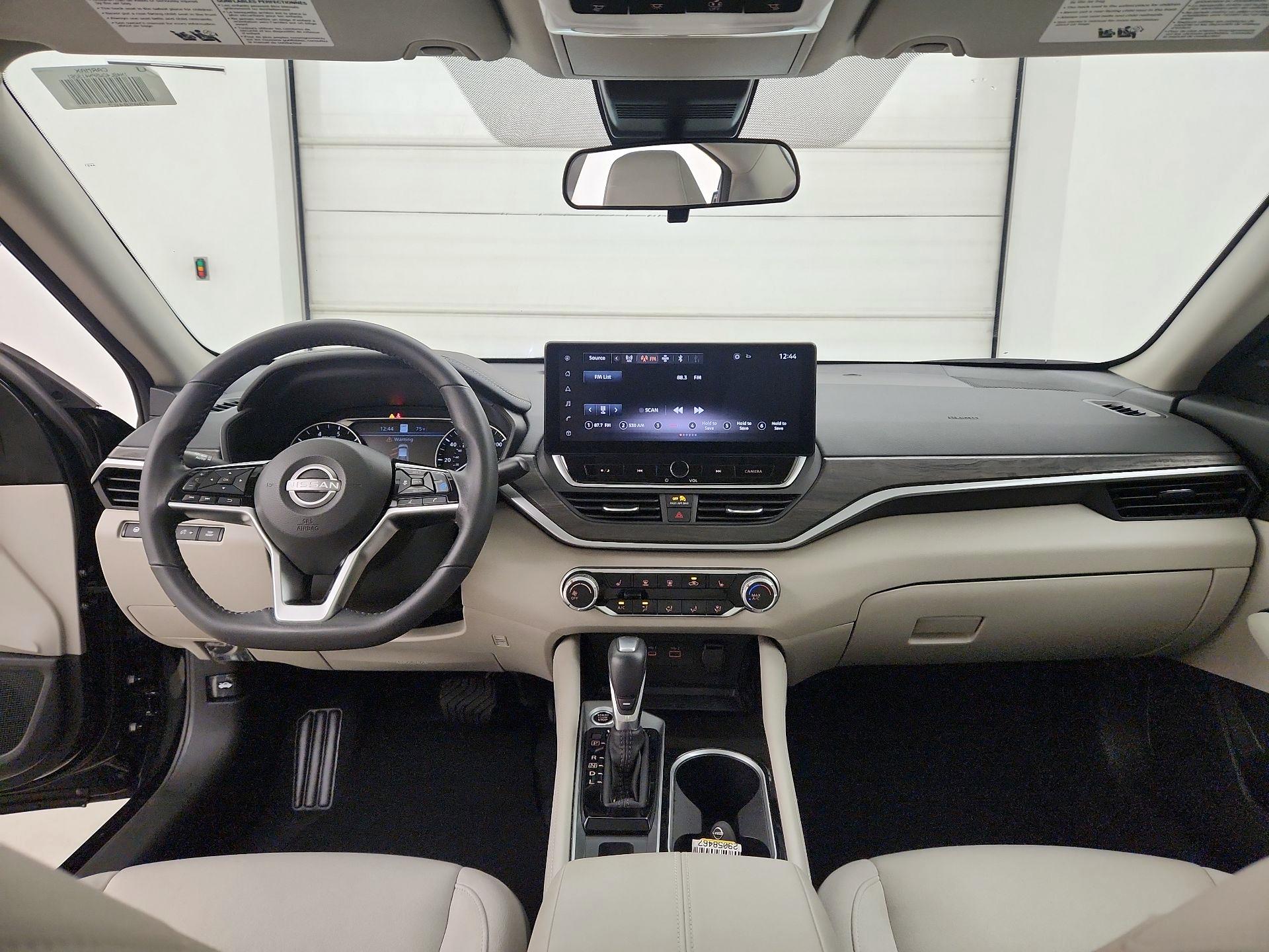 Thumbnail: 2023 Nissan Altima - 9
