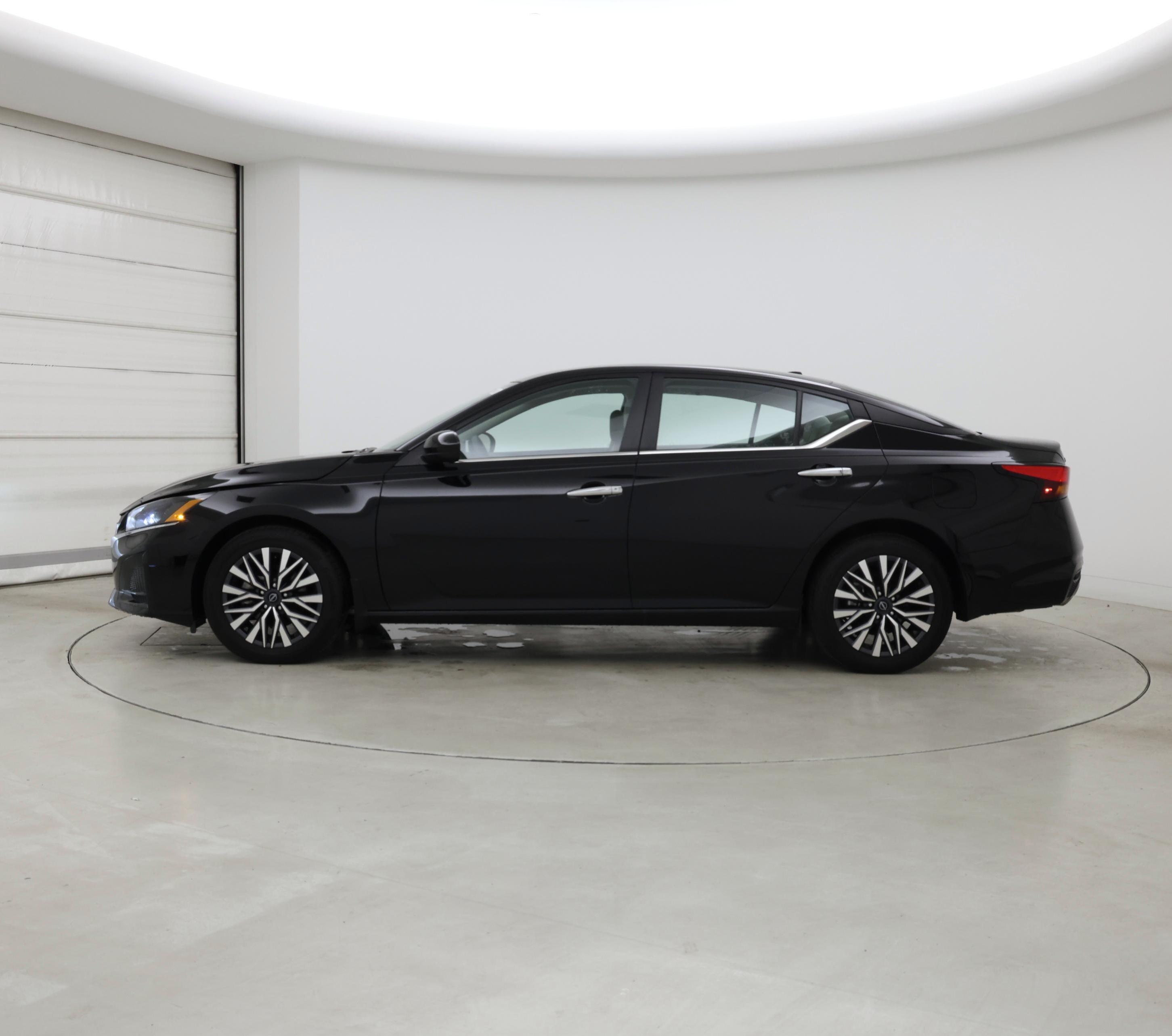 Thumbnail: 2023 Nissan Altima - 3