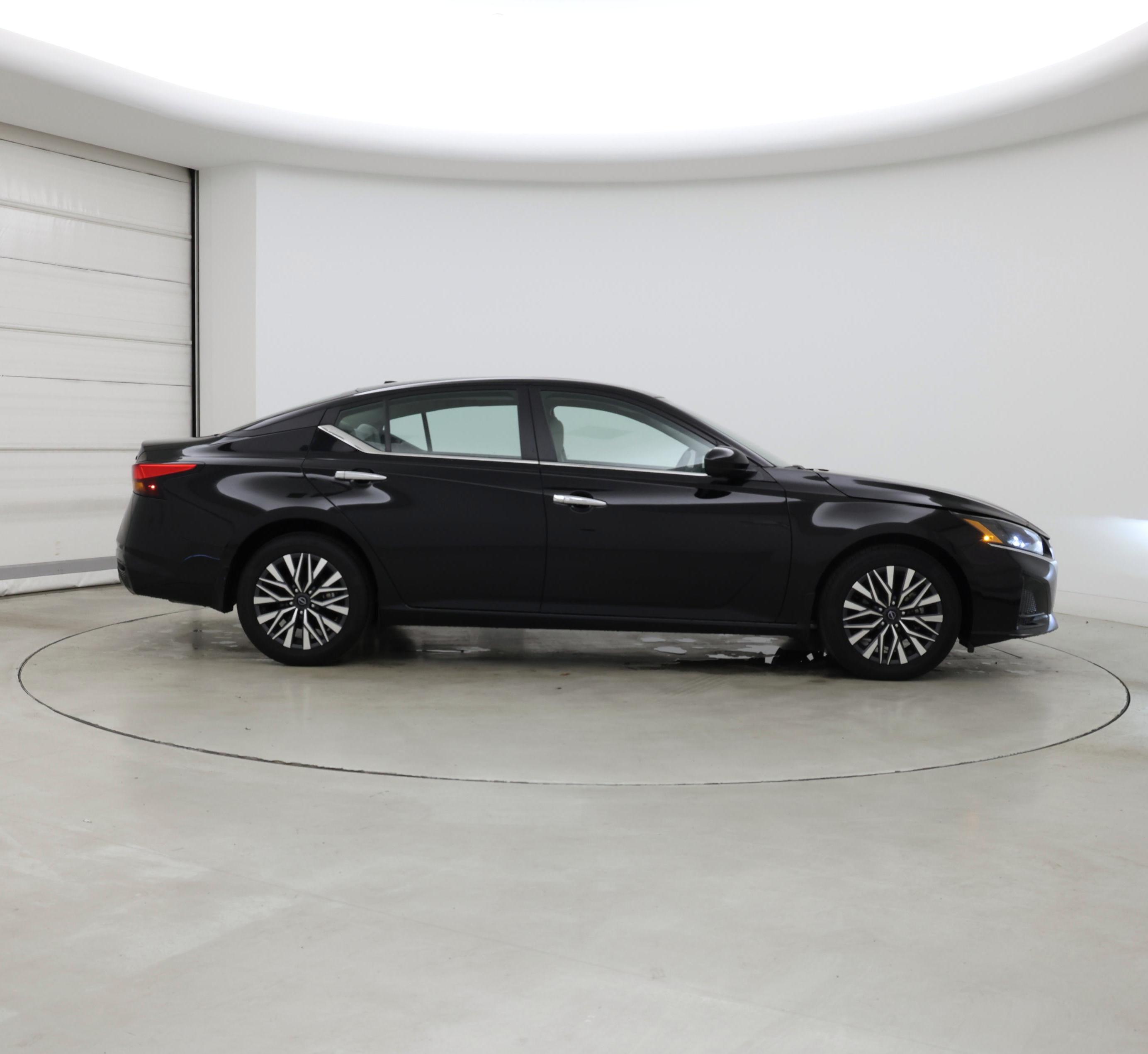 Thumbnail: 2023 Nissan Altima - 7