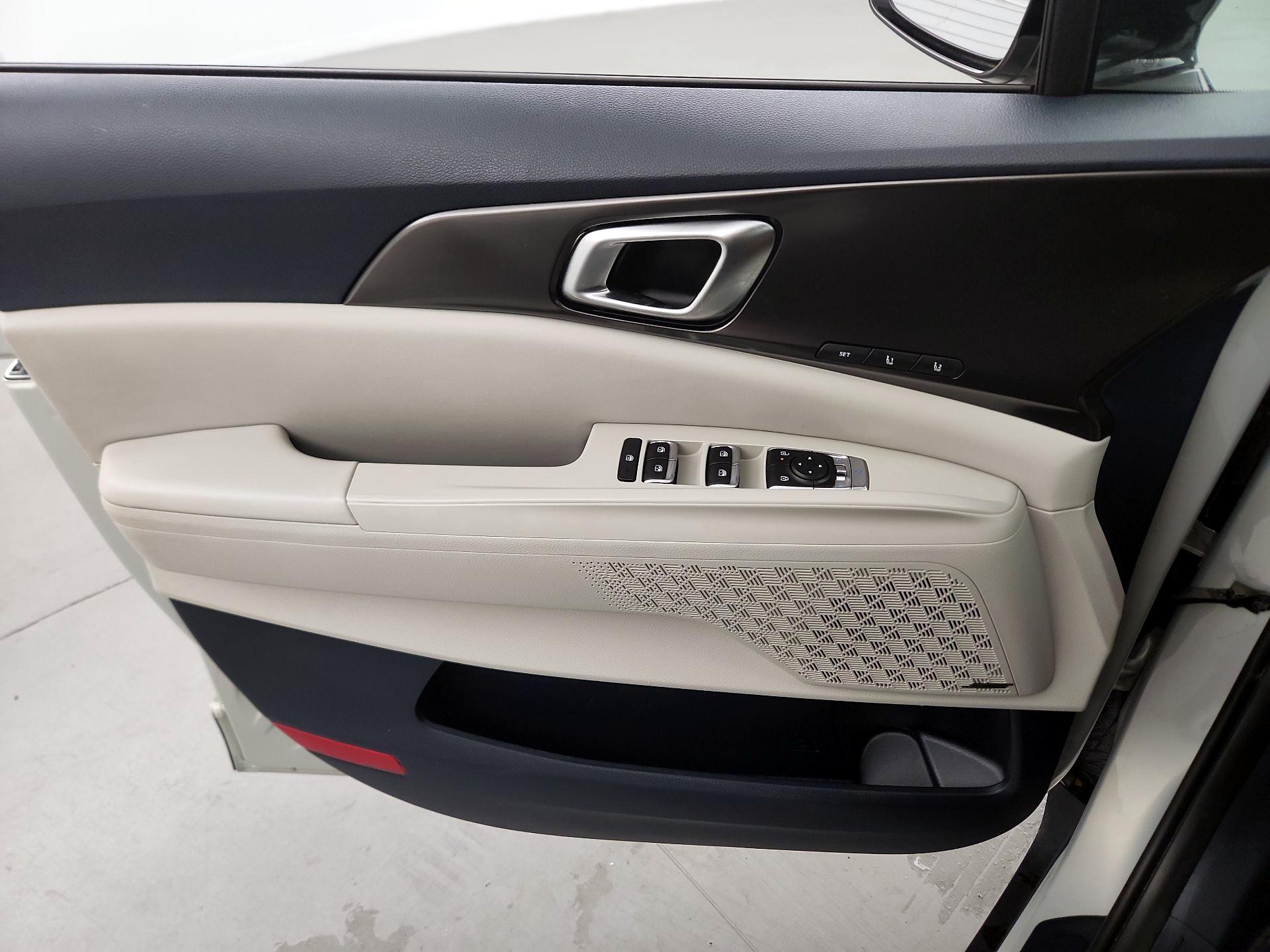 Thumbnail: 2025 Kia Carnival - 12
