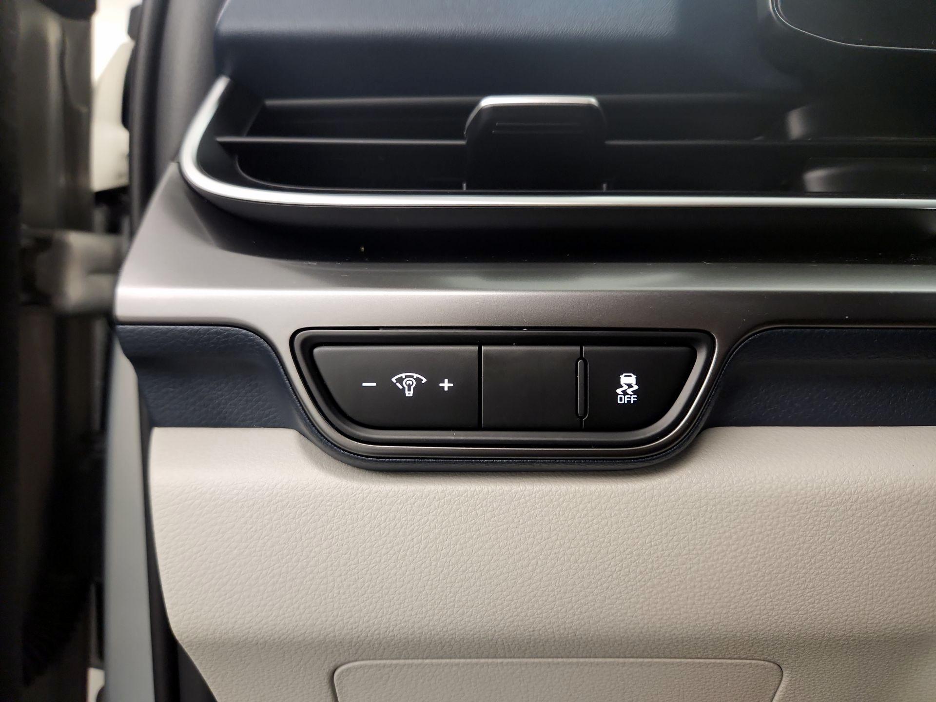Thumbnail: 2025 Kia Carnival - 13