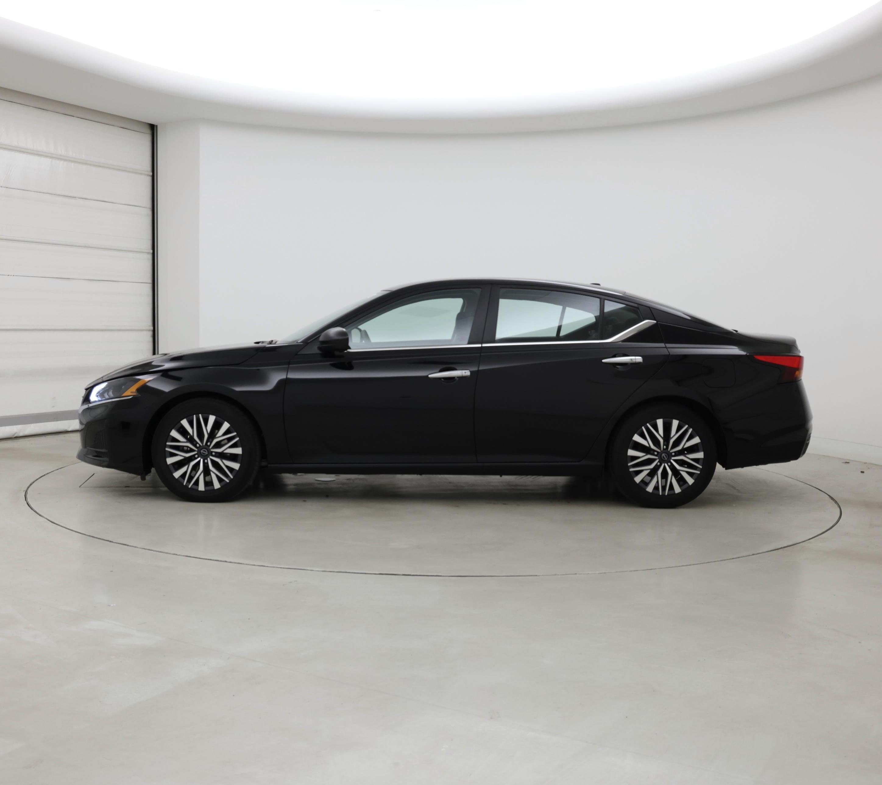 Thumbnail: 2024 Nissan Altima - 3
