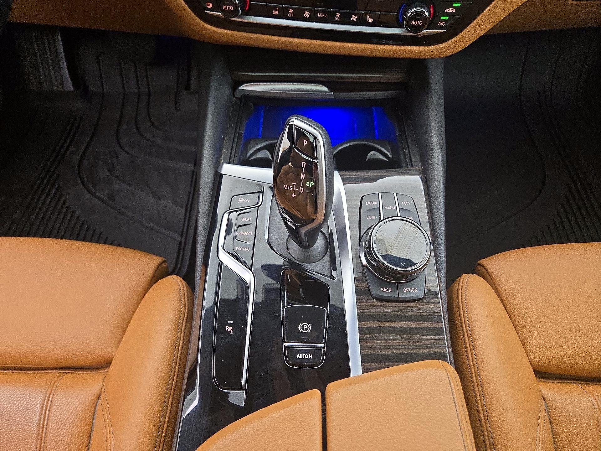 Thumbnail: 2023 BMW 5 Series - 18