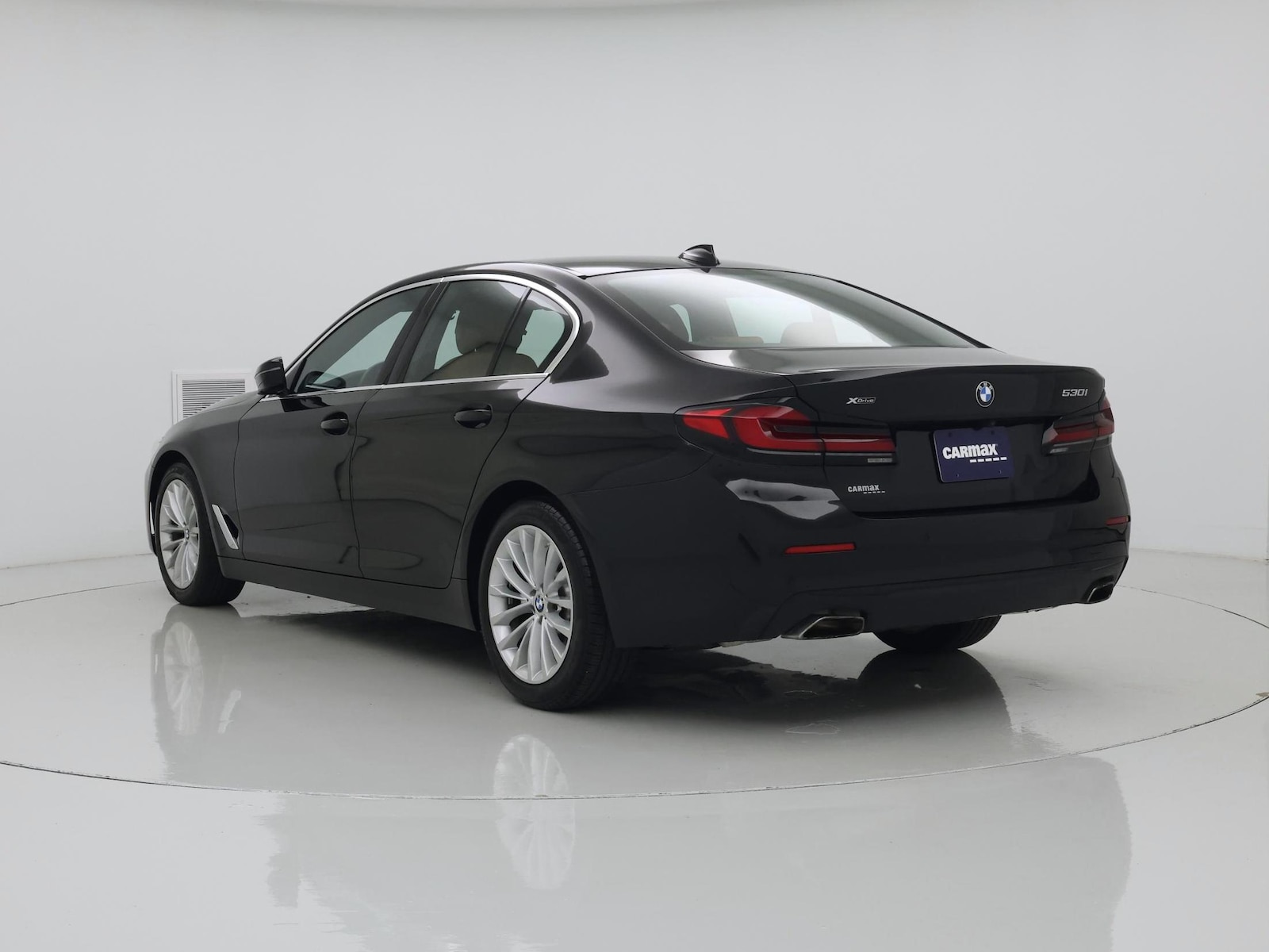2023 BMW 5 Series 530i - Photo 3