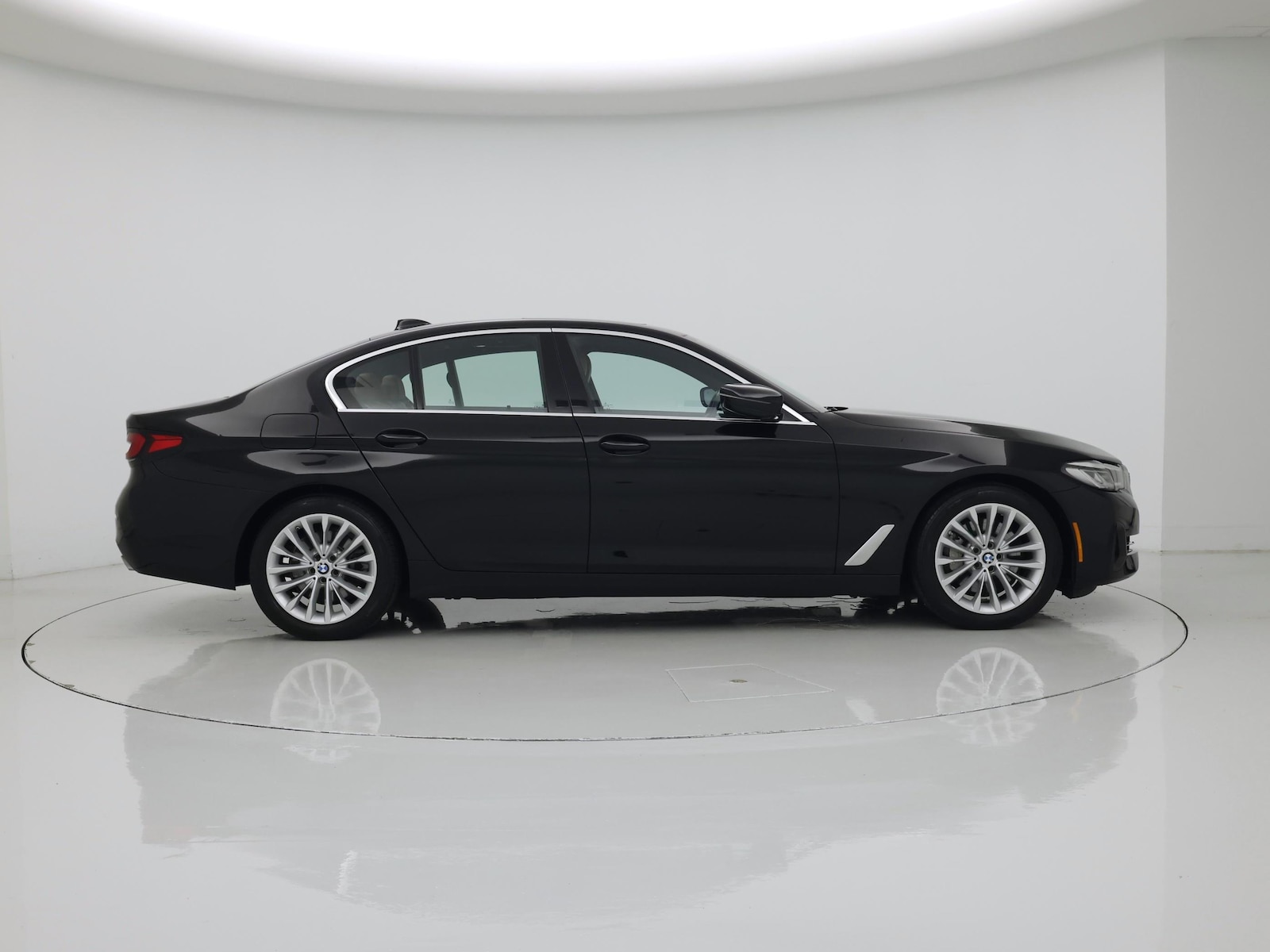 2023 BMW 5 Series 530i - Photo 8