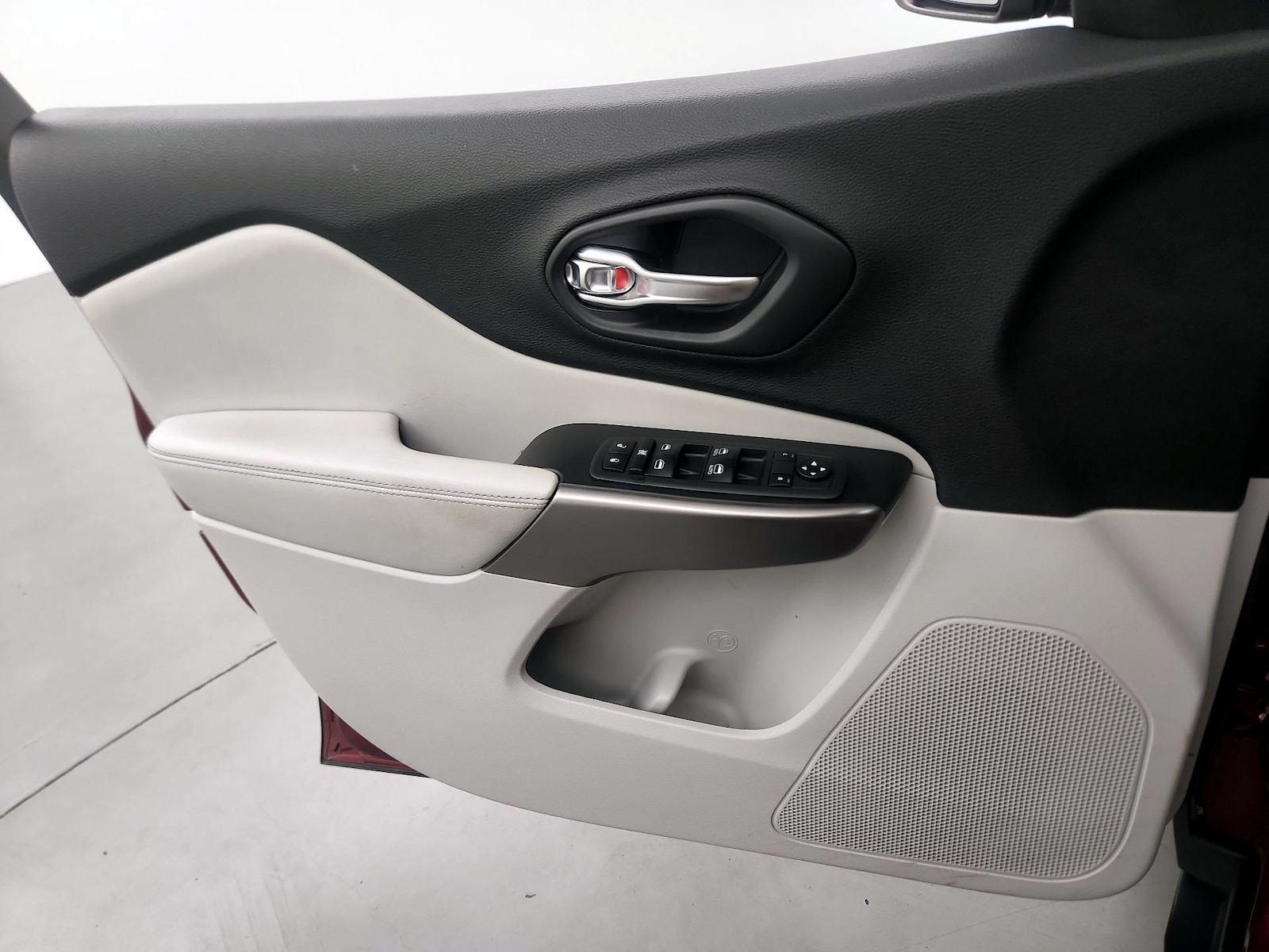 2020 Jeep Cherokee Latitude Plus - Photo 13