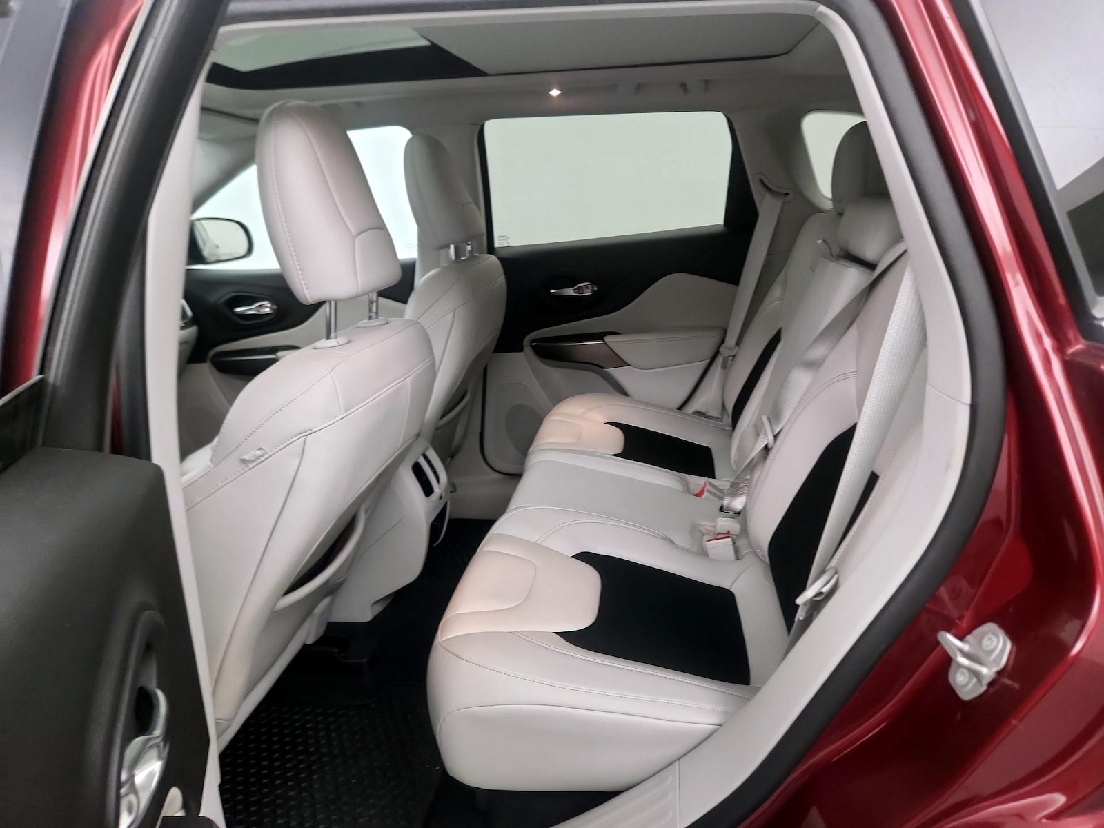 2020 Jeep Cherokee Latitude Plus - Photo 21