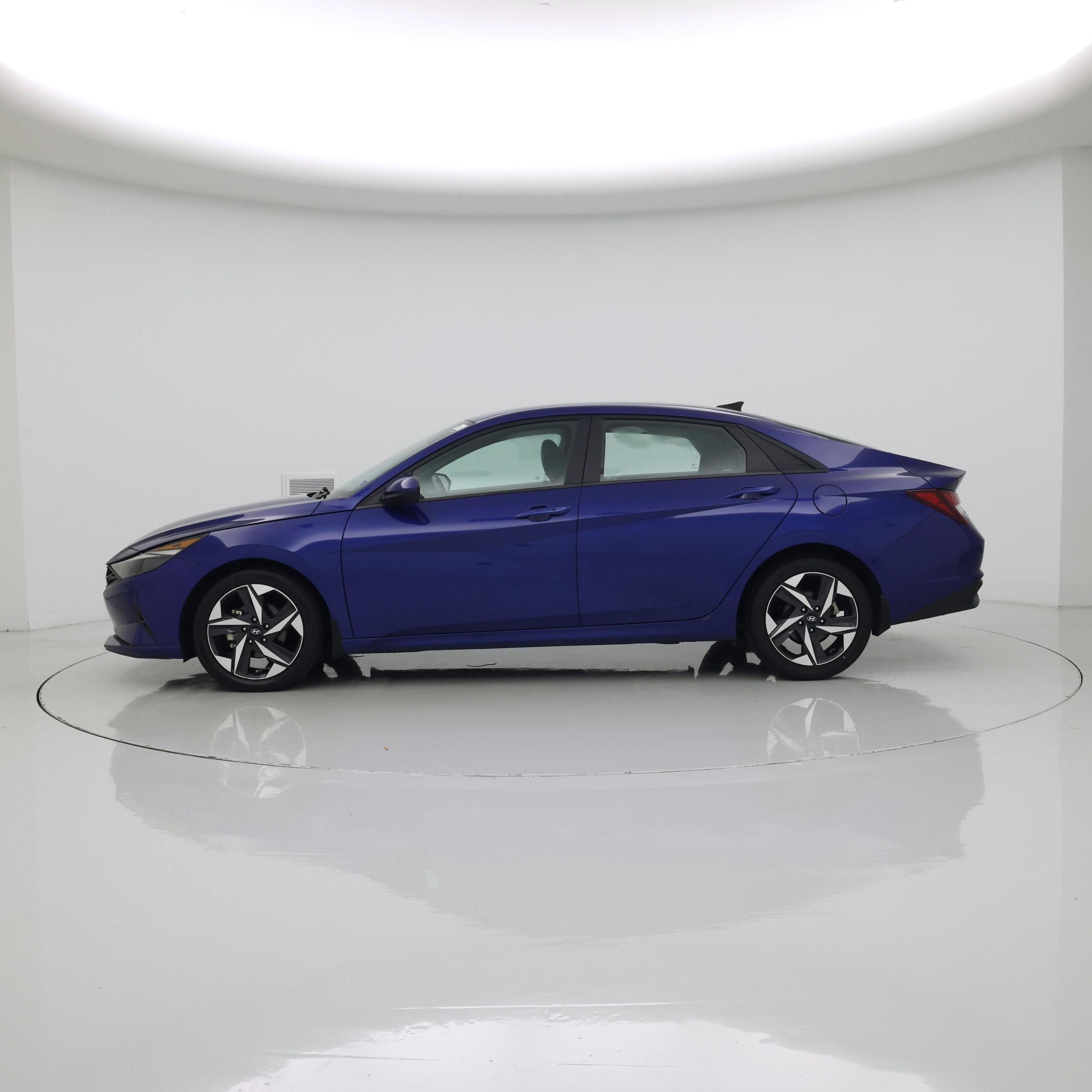Thumbnail: 2023 Hyundai Elantra - 3
