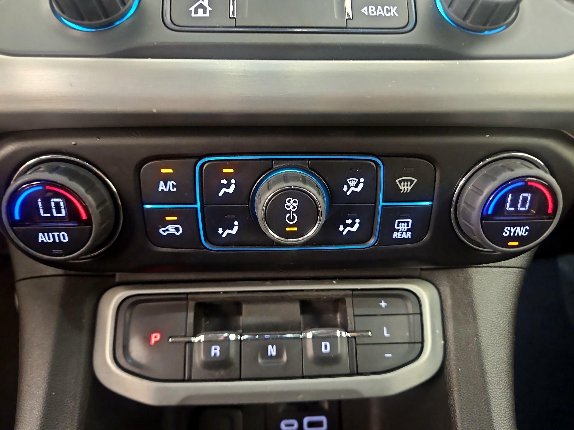 Thumbnail: 2023 GMC Acadia - 17