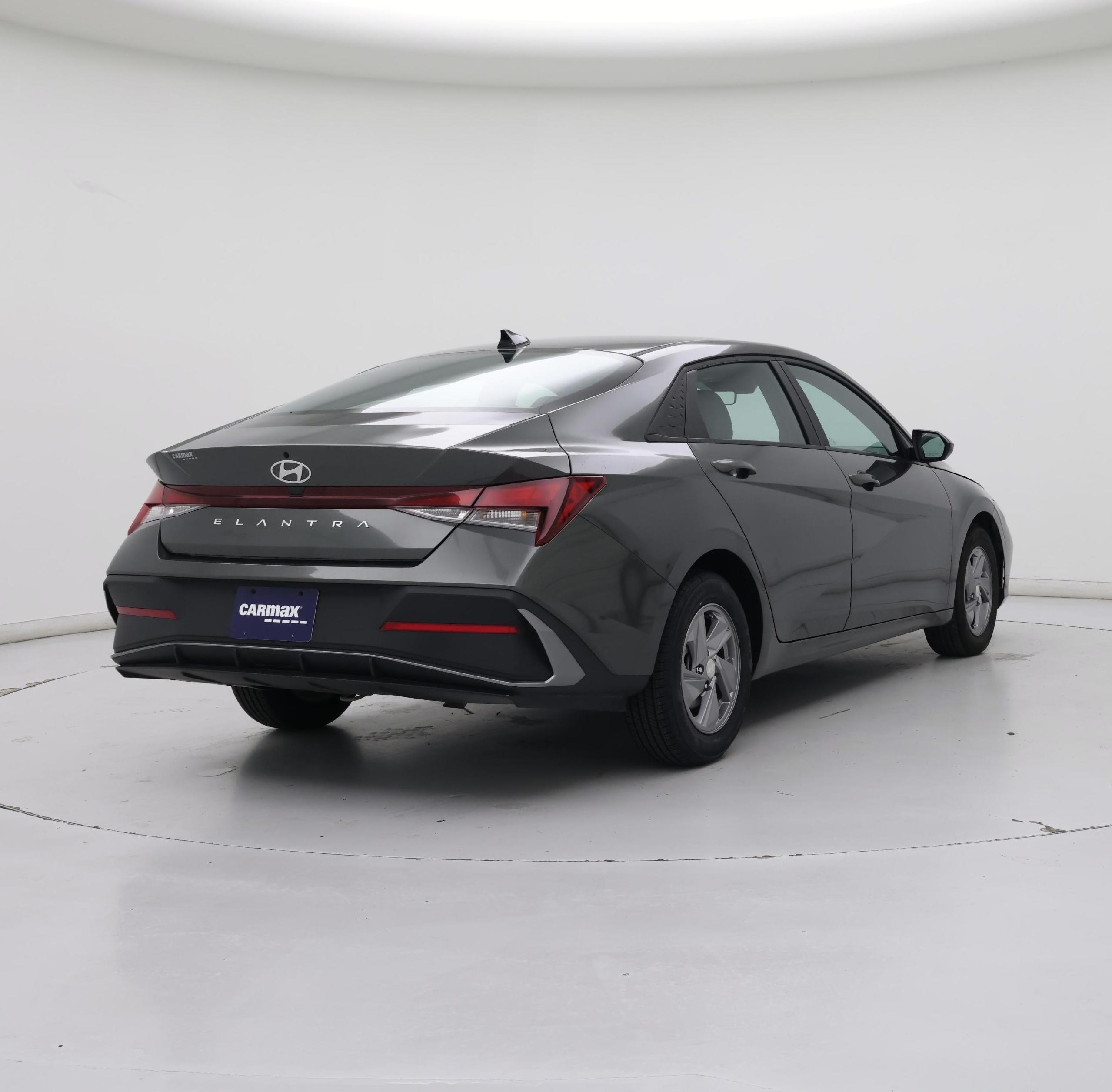 Thumbnail: 2024 Hyundai Elantra - 8