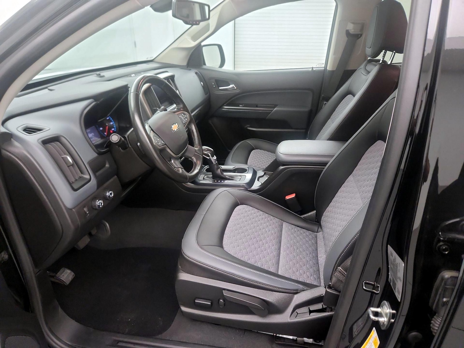 2022 Chevrolet Colorado Z71 - Photo 12
