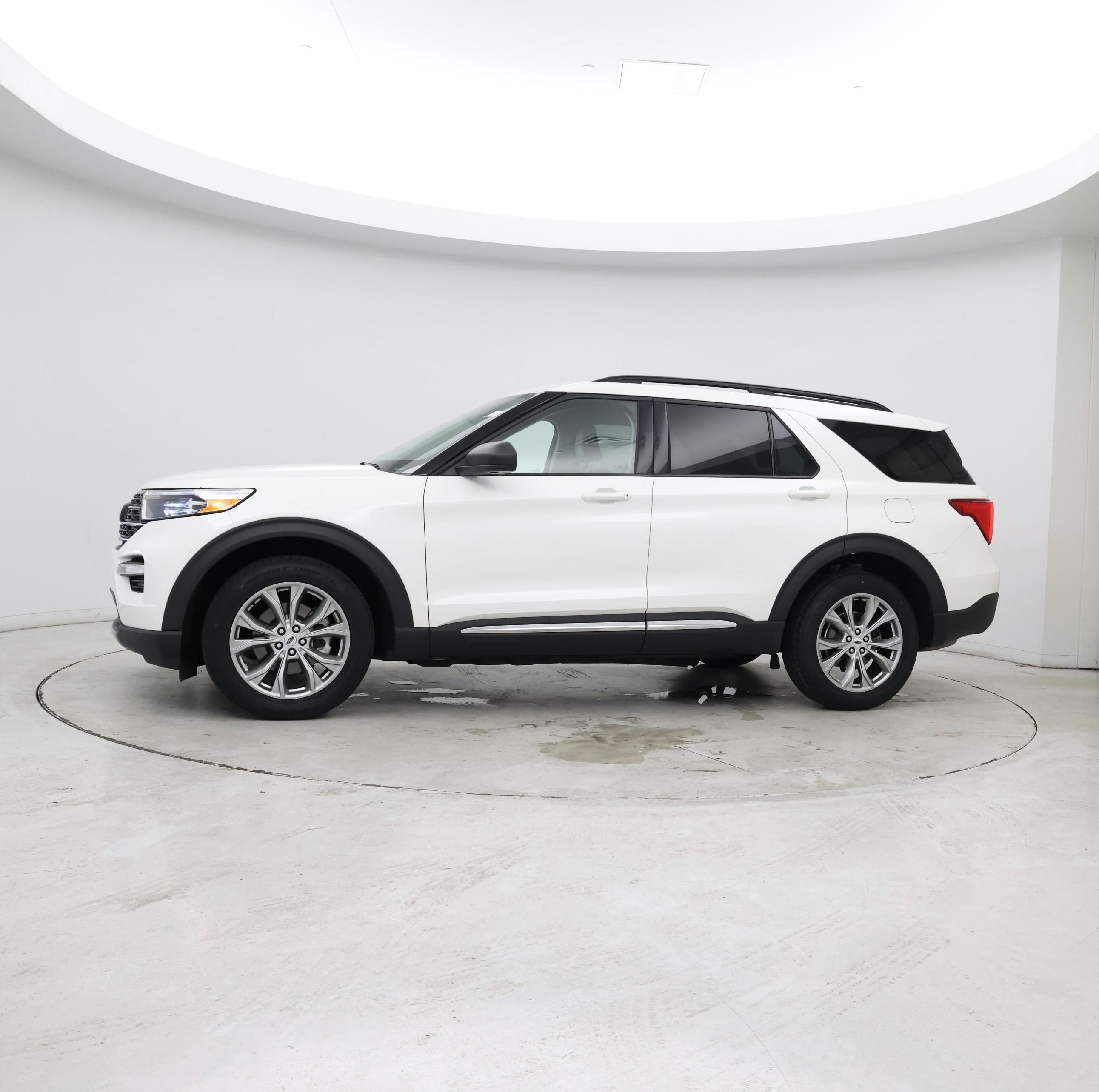 Thumbnail: 2023 Ford Explorer - 4