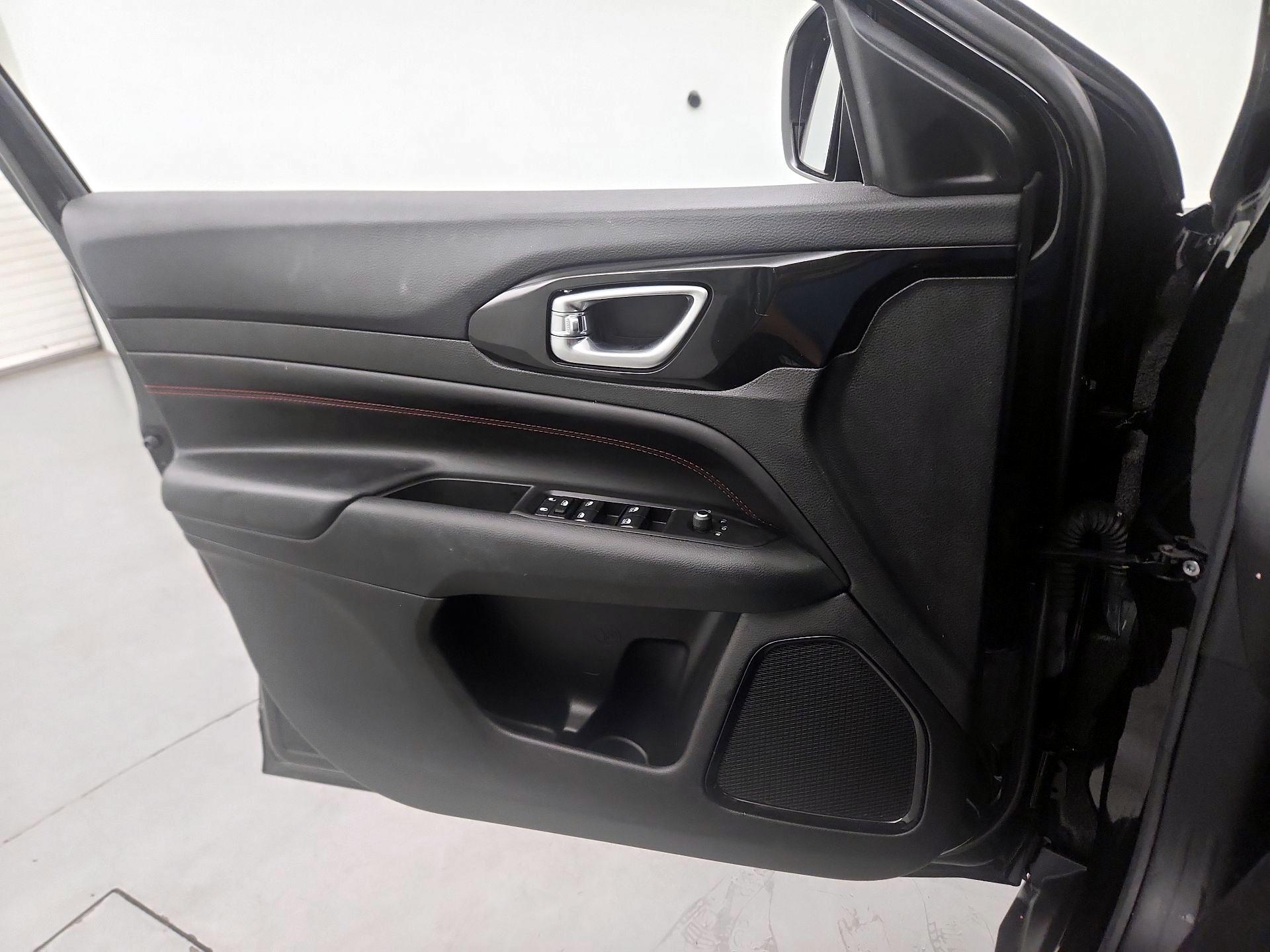 Thumbnail: 2022 Jeep Compass - 12