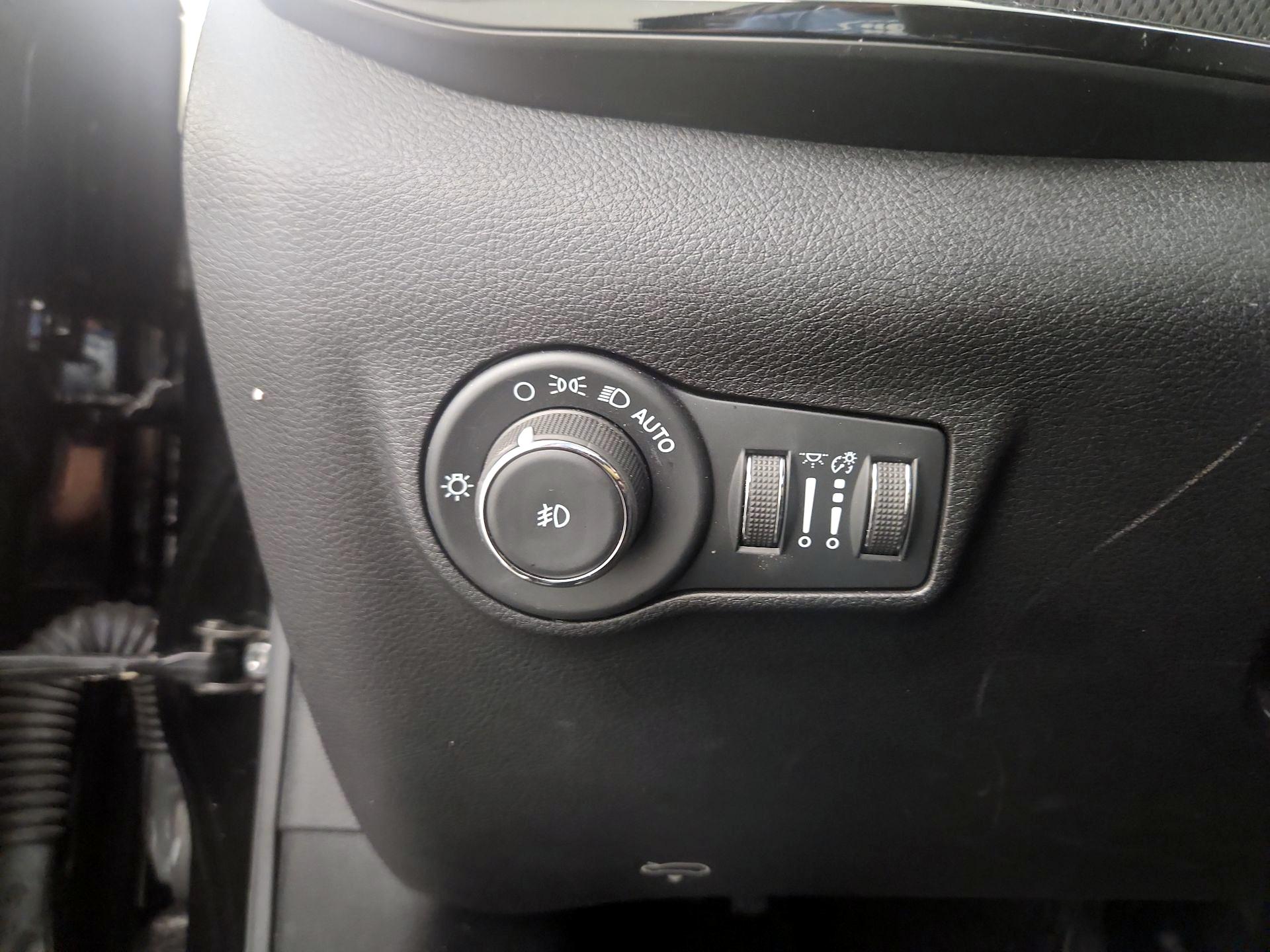 Thumbnail: 2022 Jeep Compass - 13