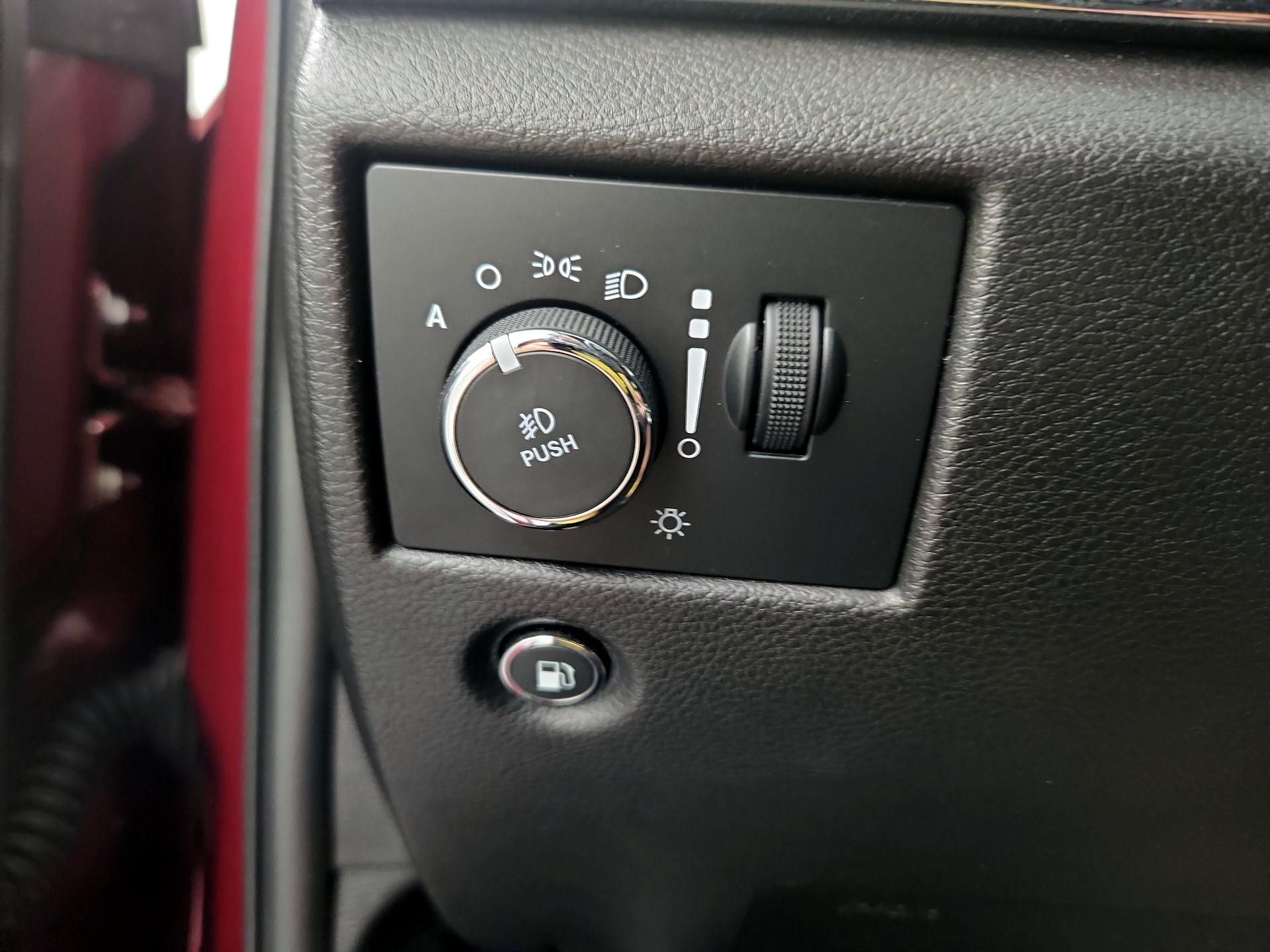 Thumbnail: 2021 Jeep Grand Cherokee - 13