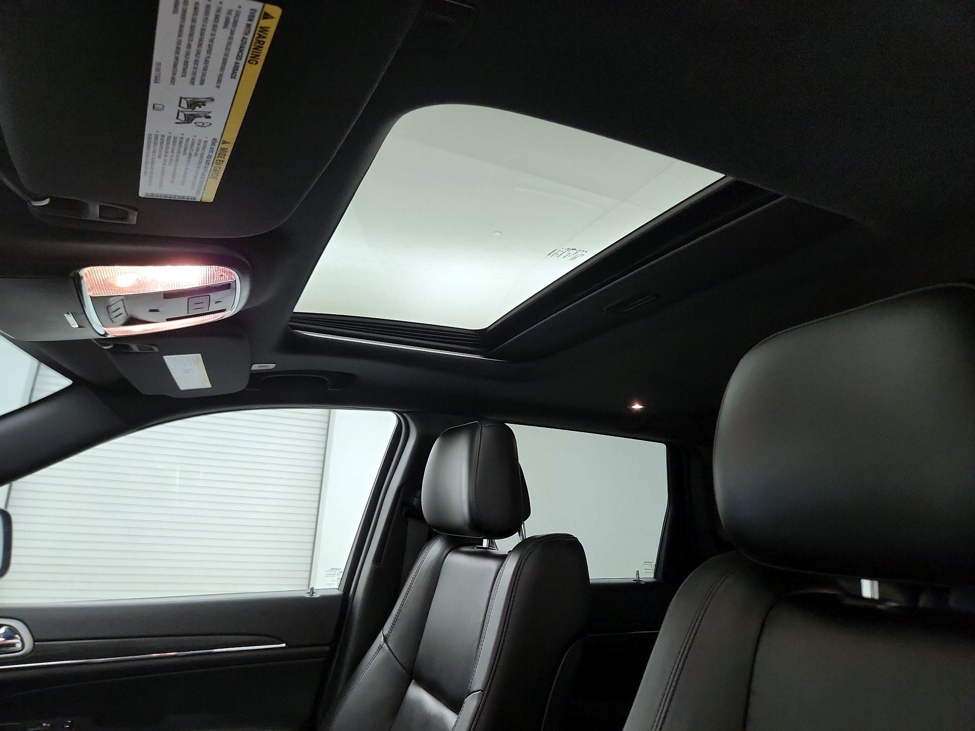Thumbnail: 2021 Jeep Grand Cherokee - 20