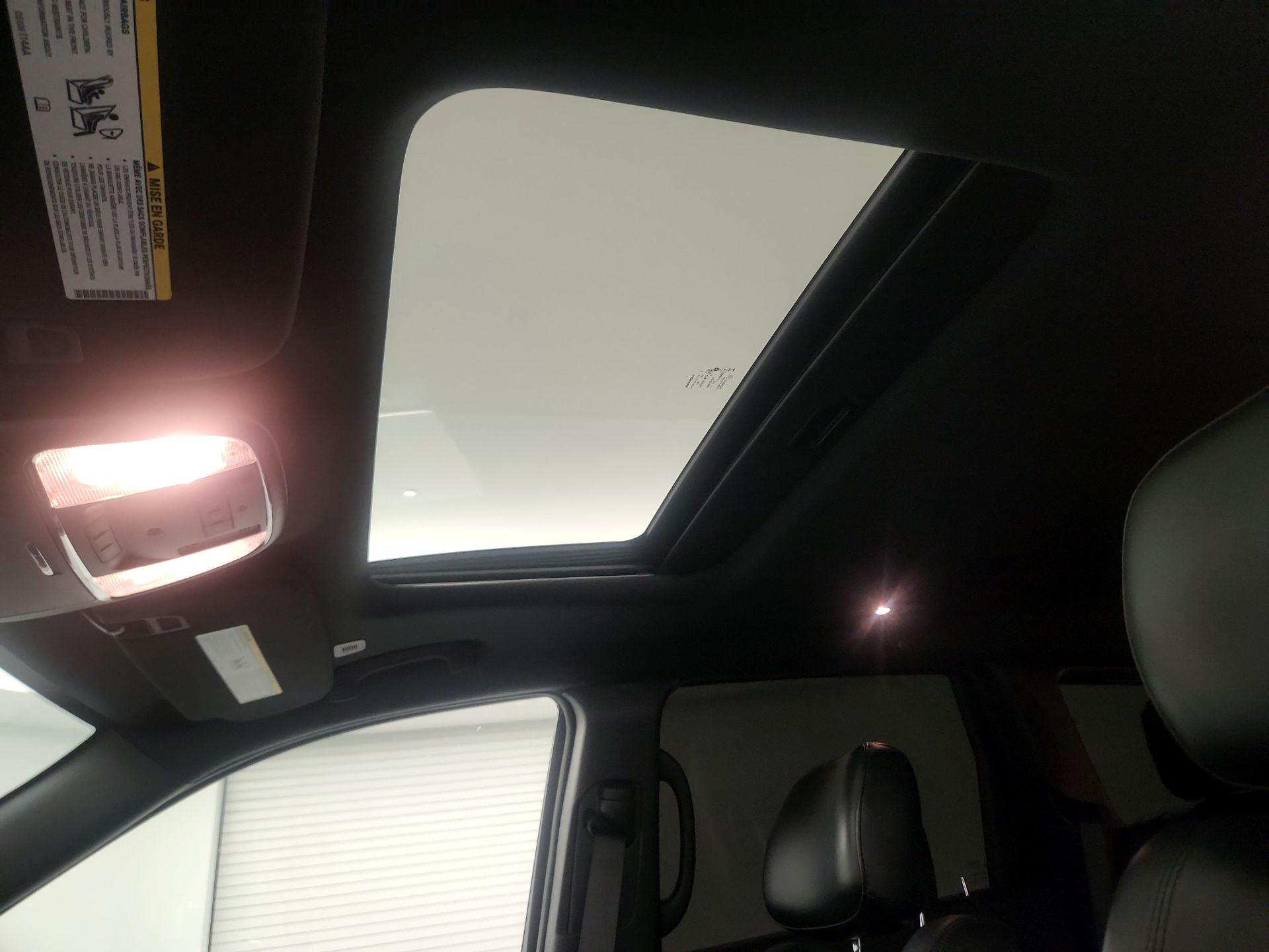 Thumbnail: 2021 Jeep Grand Cherokee - 20
