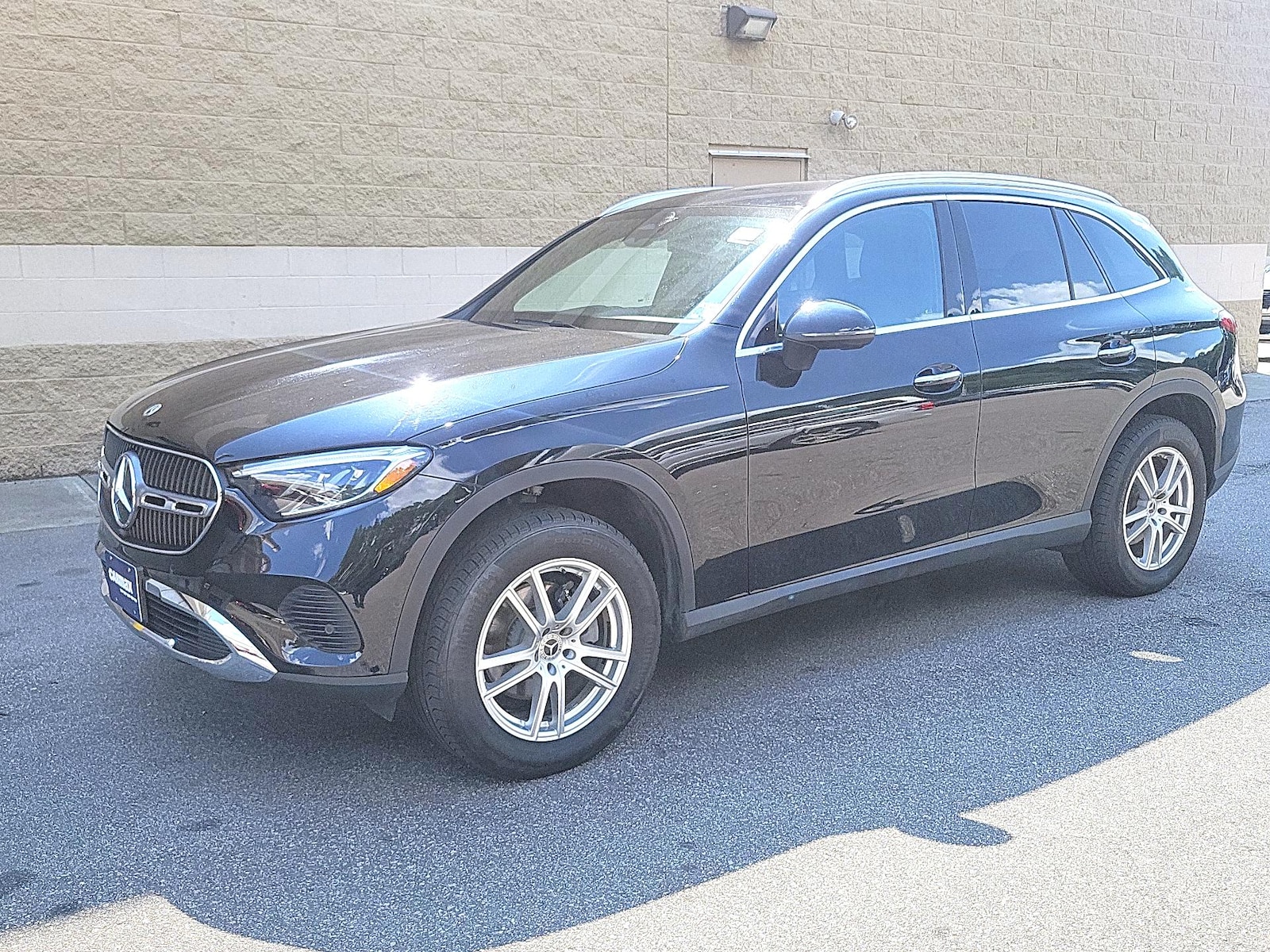 2023 Mercedes-Benz GLC GLC 300 - Photo 3