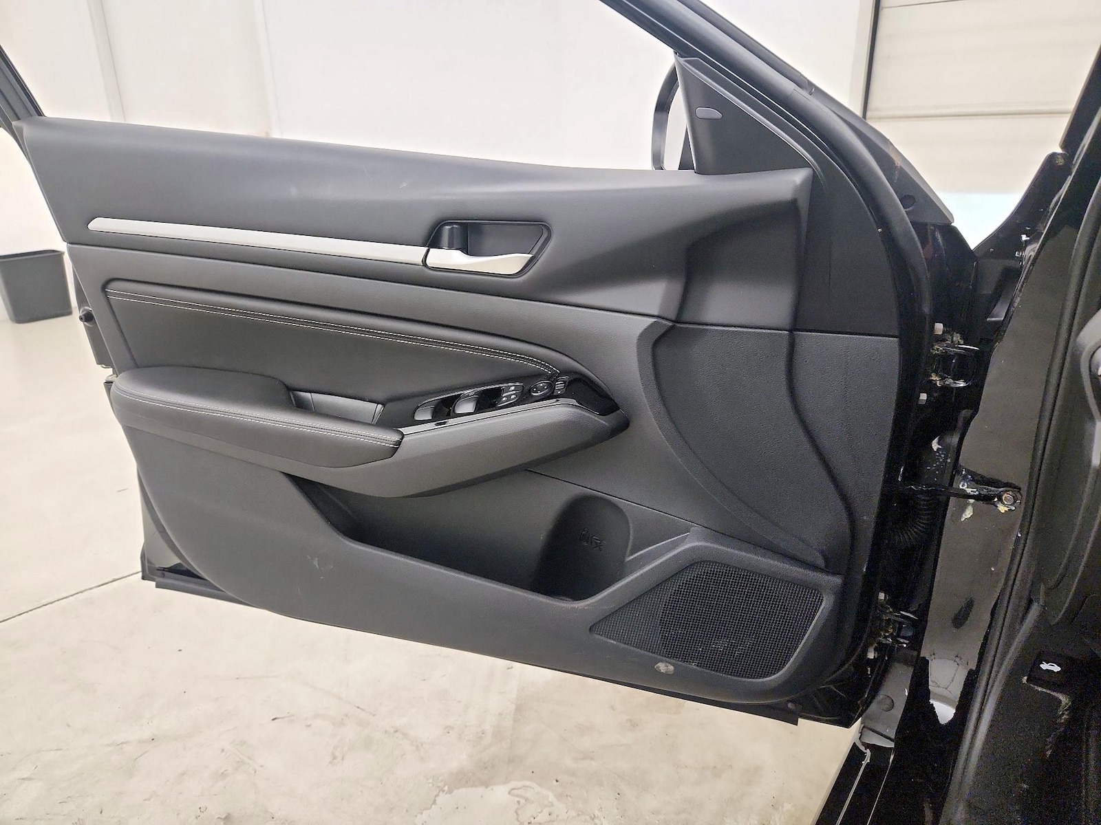 2023 Nissan Altima SV - Photo 13