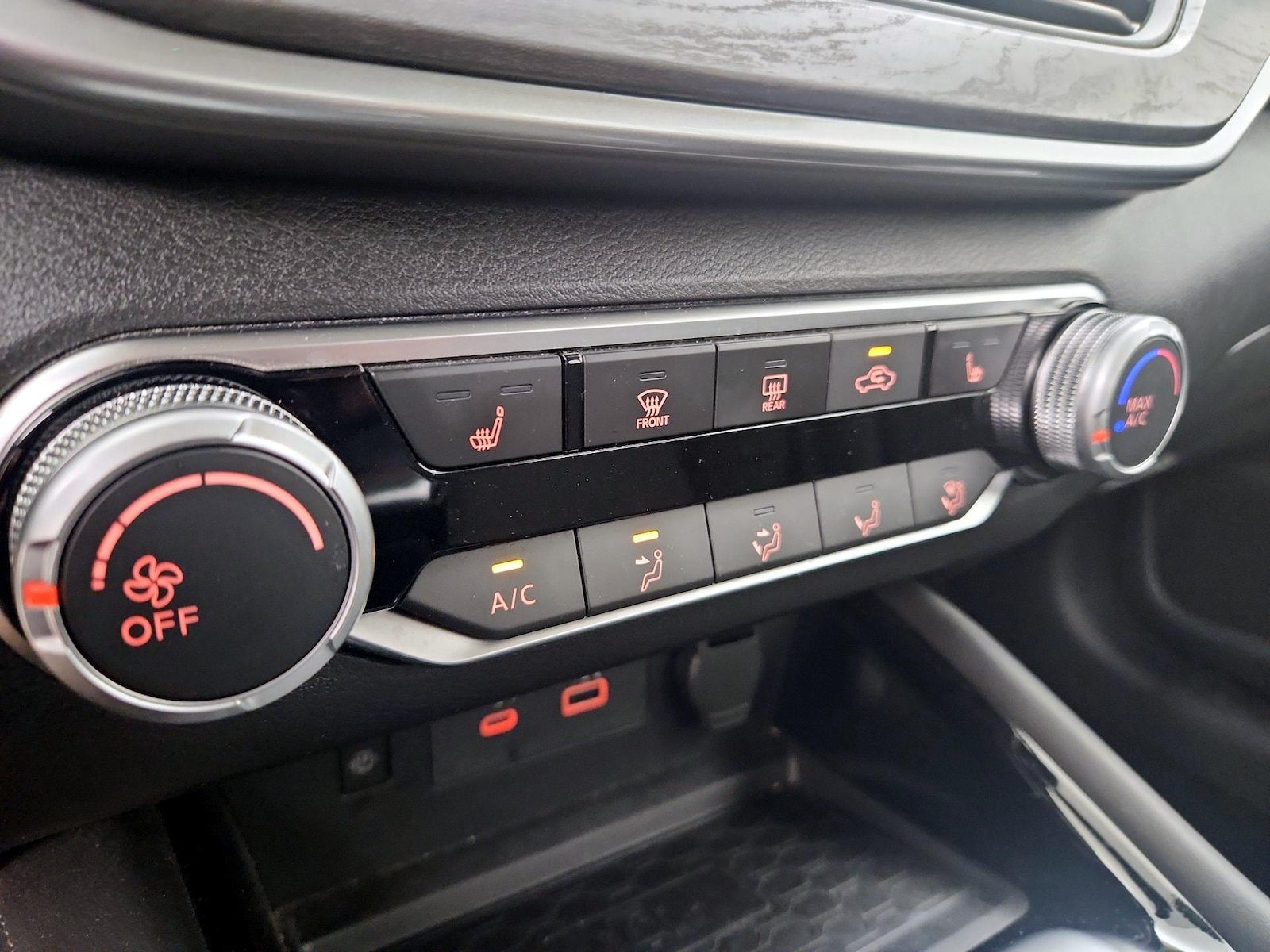 2023 Nissan Altima SV - Photo 18